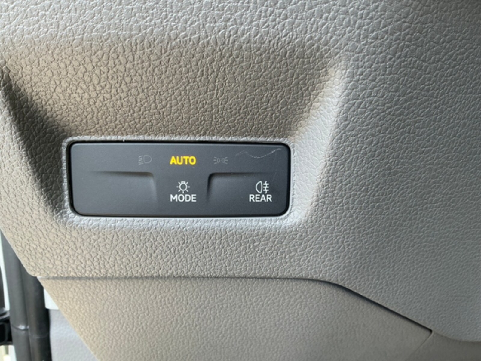 Volkswagen Crafter Kasten mittlerer Radstand – Bild 25