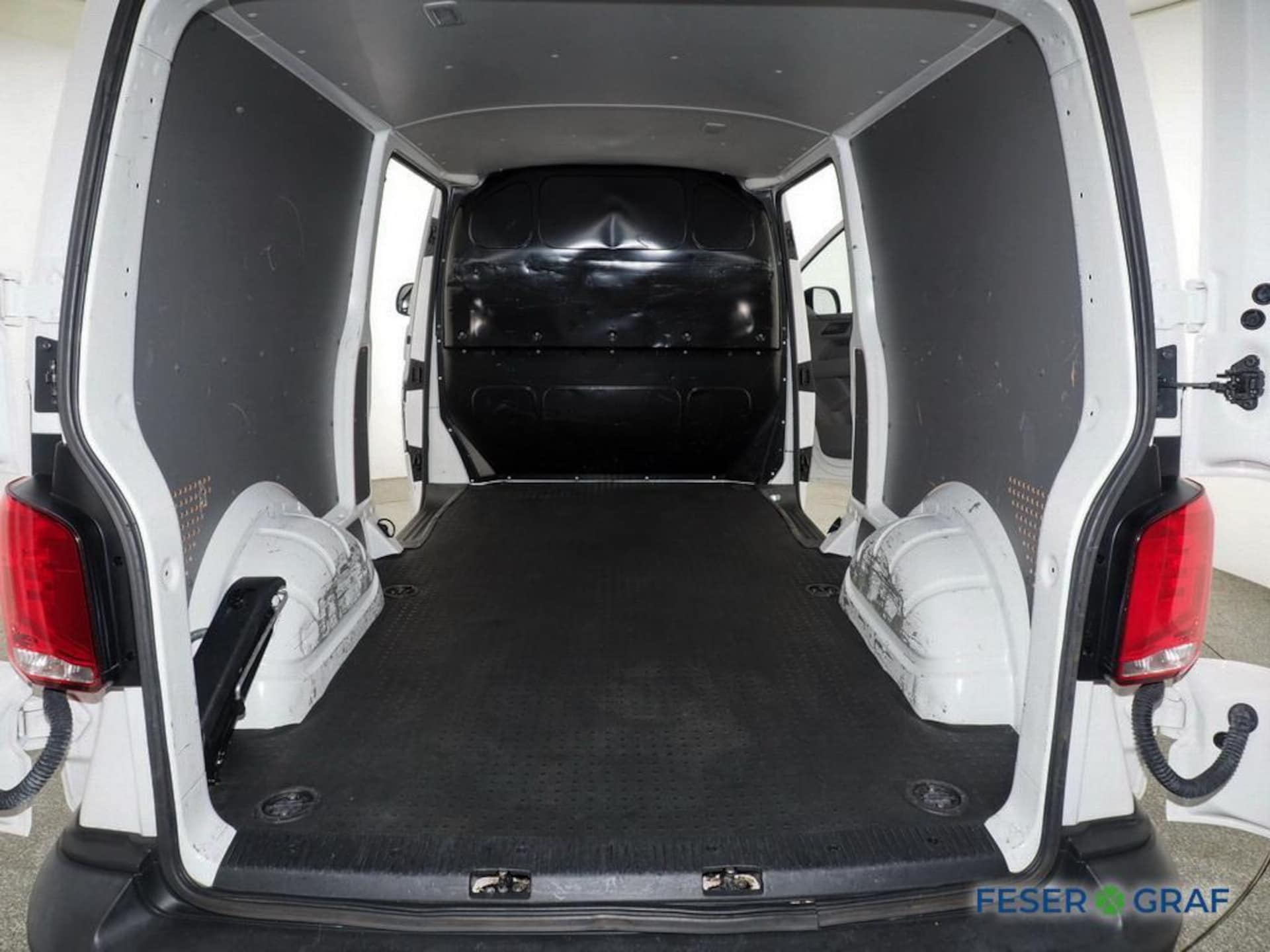 Volkswagen T6.1 Transporter Kasten langer Radstand