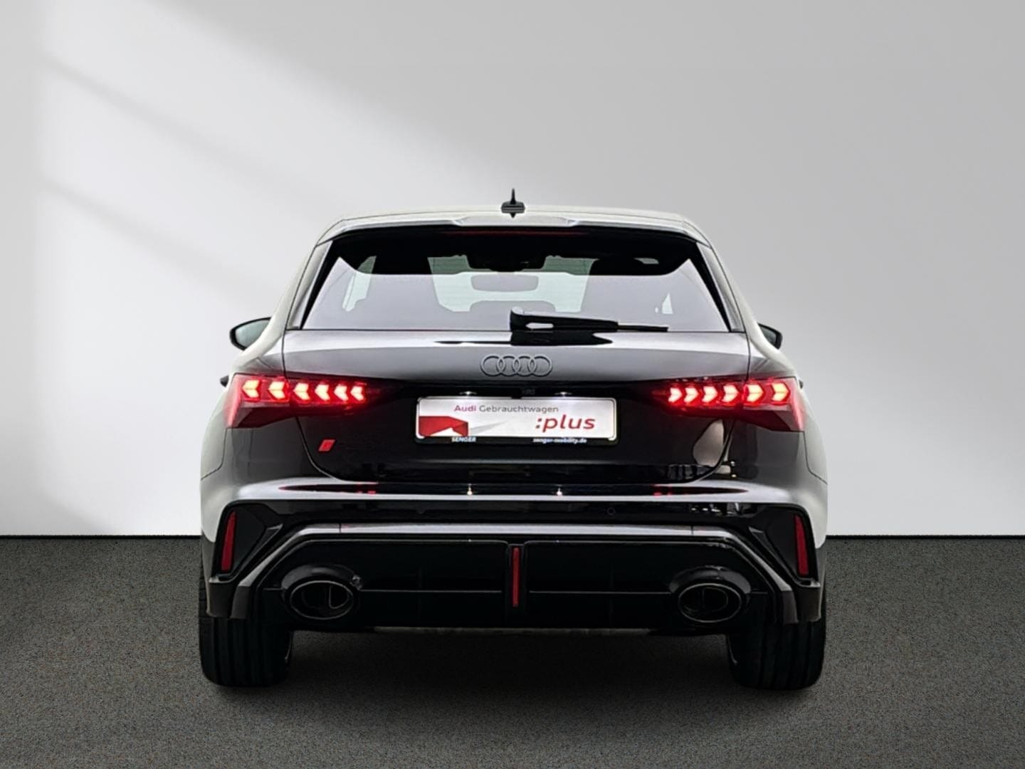 Bild über Audi RS 3 Sportback TFSI quattro 294 kW S tronic - für weitere Informationen kontaktieren Sie den Audi Partner