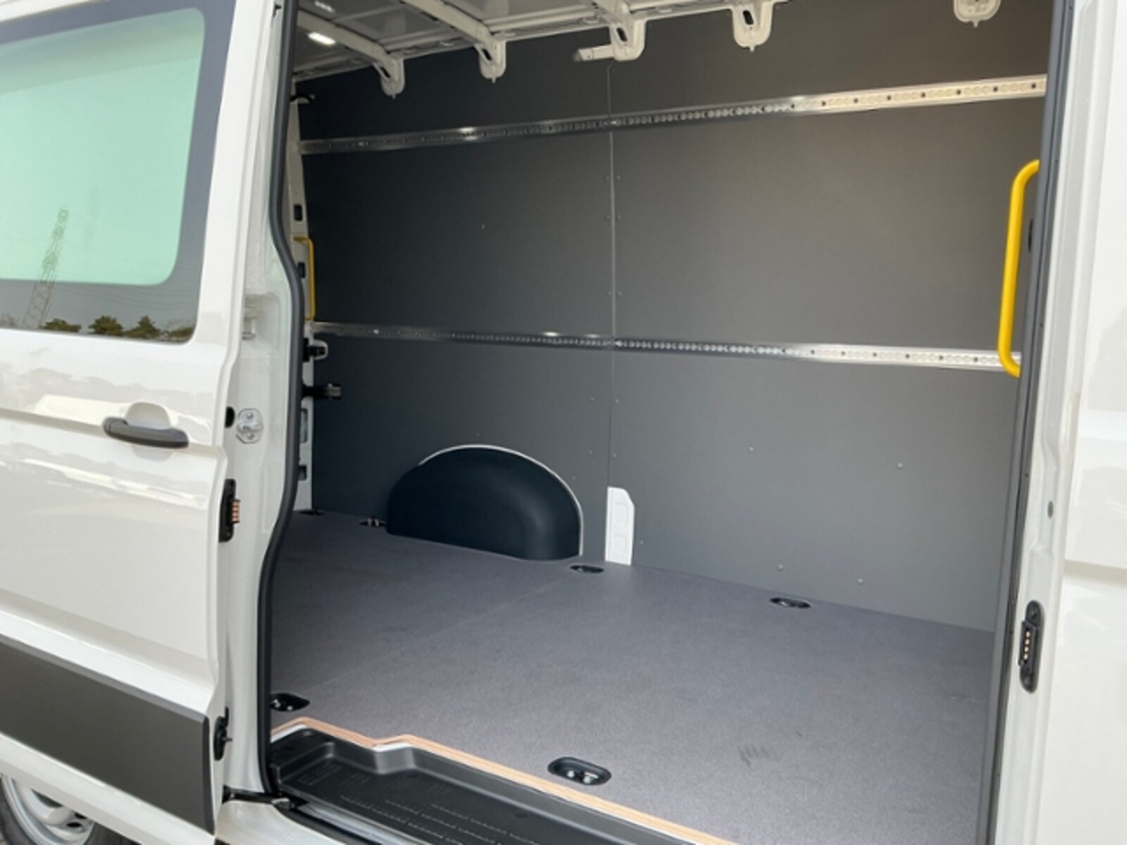 Volkswagen Crafter Kasten mittlerer Radstand – Bild 26