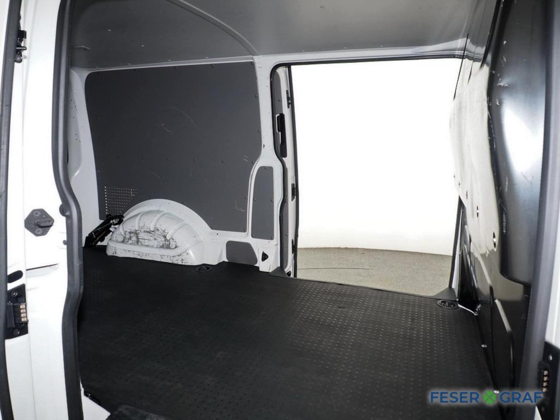 Volkswagen T6.1 Transporter Kasten langer Radstand