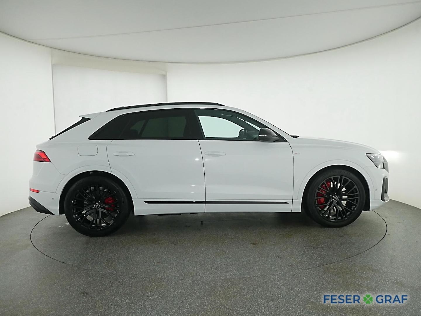 Bild über Audi Q8 SUV TFSI e S line business TFSI e quattro 360 kW tiptronic - für weitere Informationen kontaktieren Sie den Audi Partner