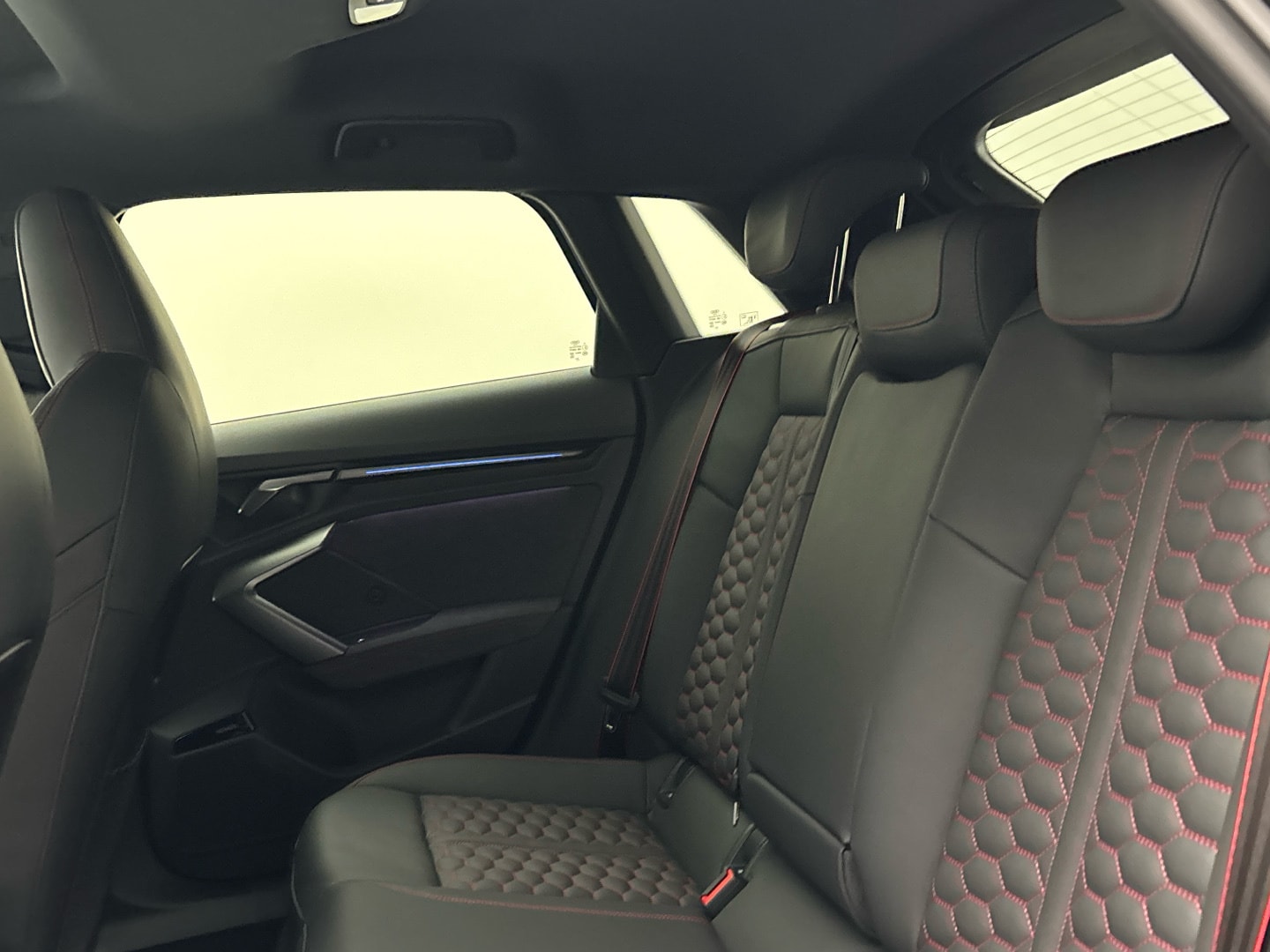 Bild über Audi RS 3 Sportback TFSI quattro 294 kW S tronic - für weitere Informationen kontaktieren Sie den Audi Partner