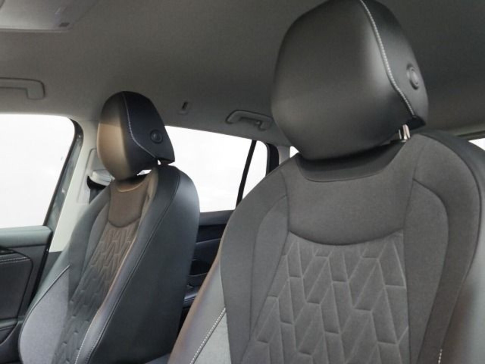Volkswagen Tiguan – Bild 9