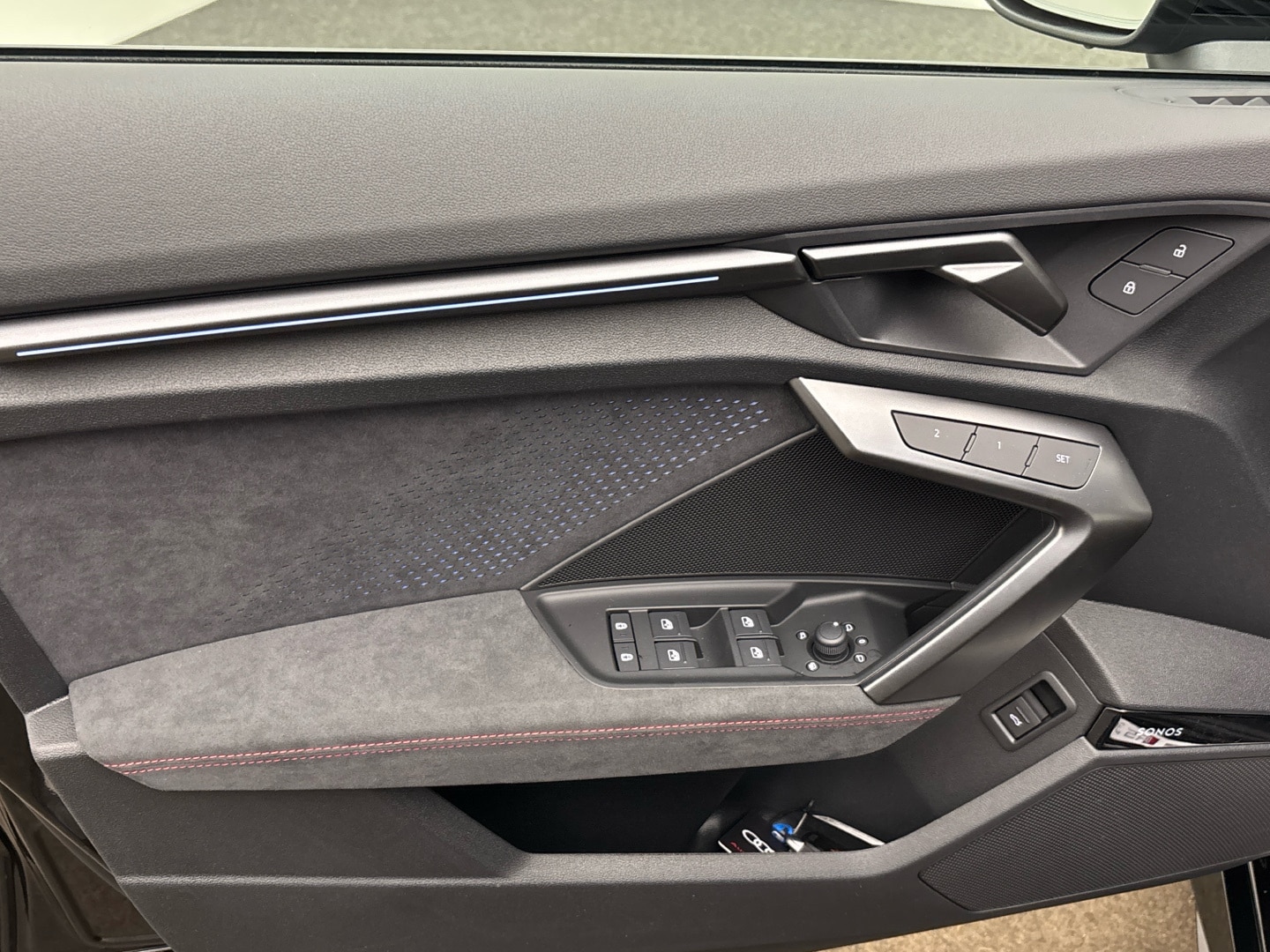 Bild über Audi RS 3 Sportback TFSI quattro 294 kW S tronic - für weitere Informationen kontaktieren Sie den Audi Partner