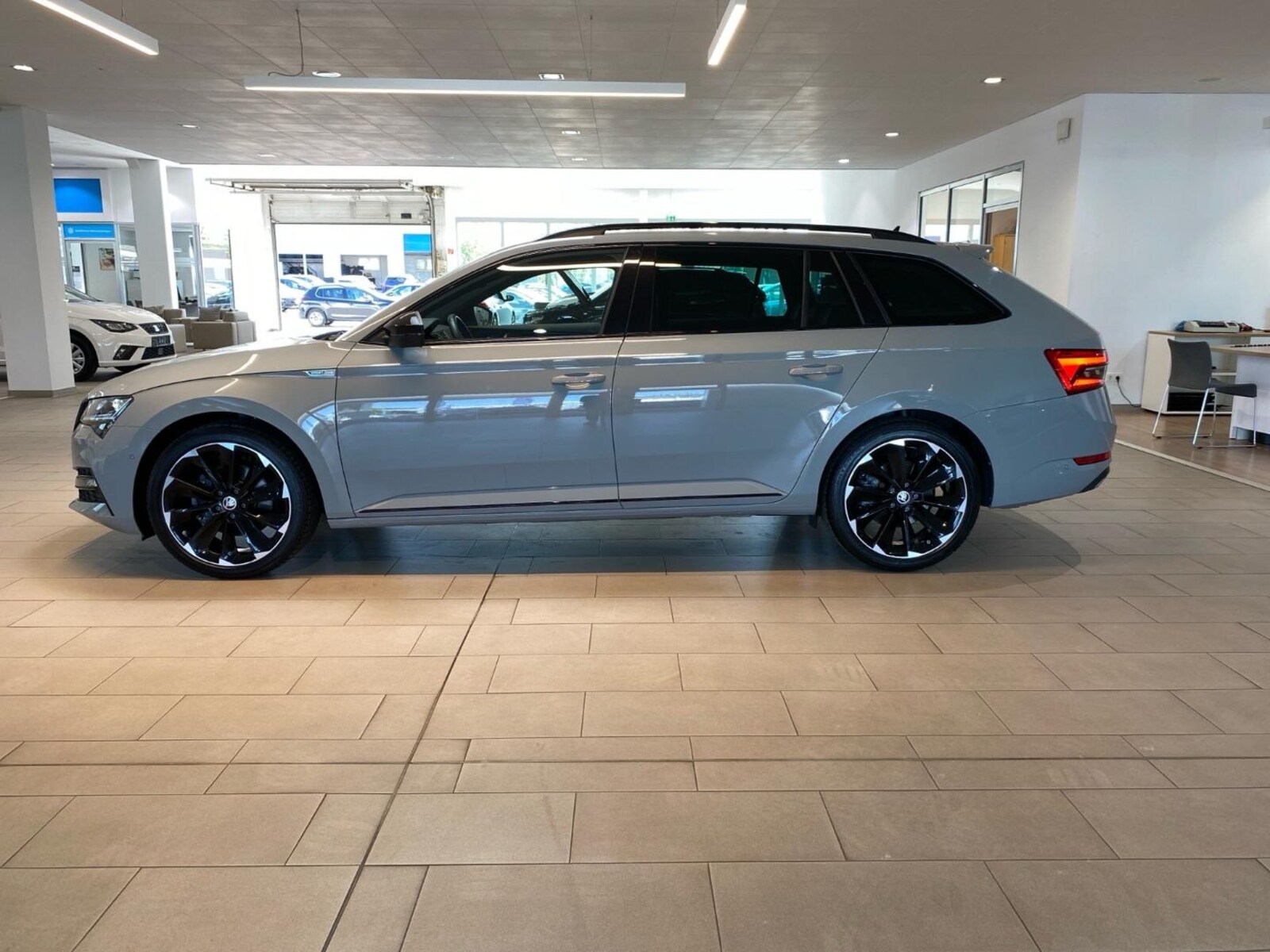 Škoda Superb Combi – Bild 3