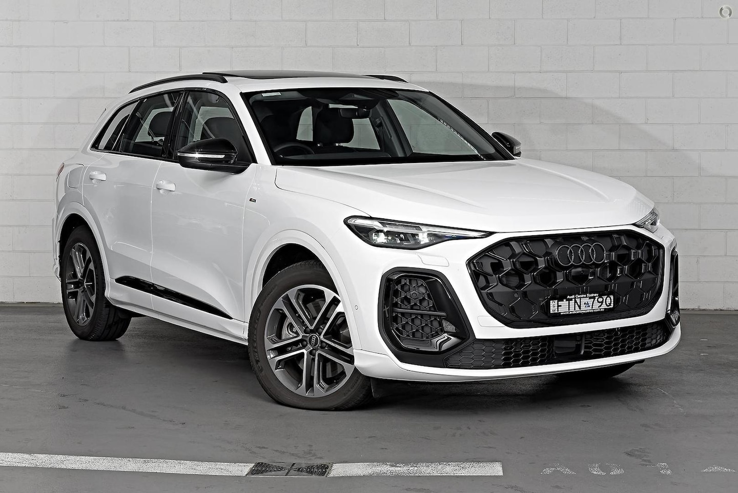 Image about Audi Q5 SUV TDI quattro 150 kW
