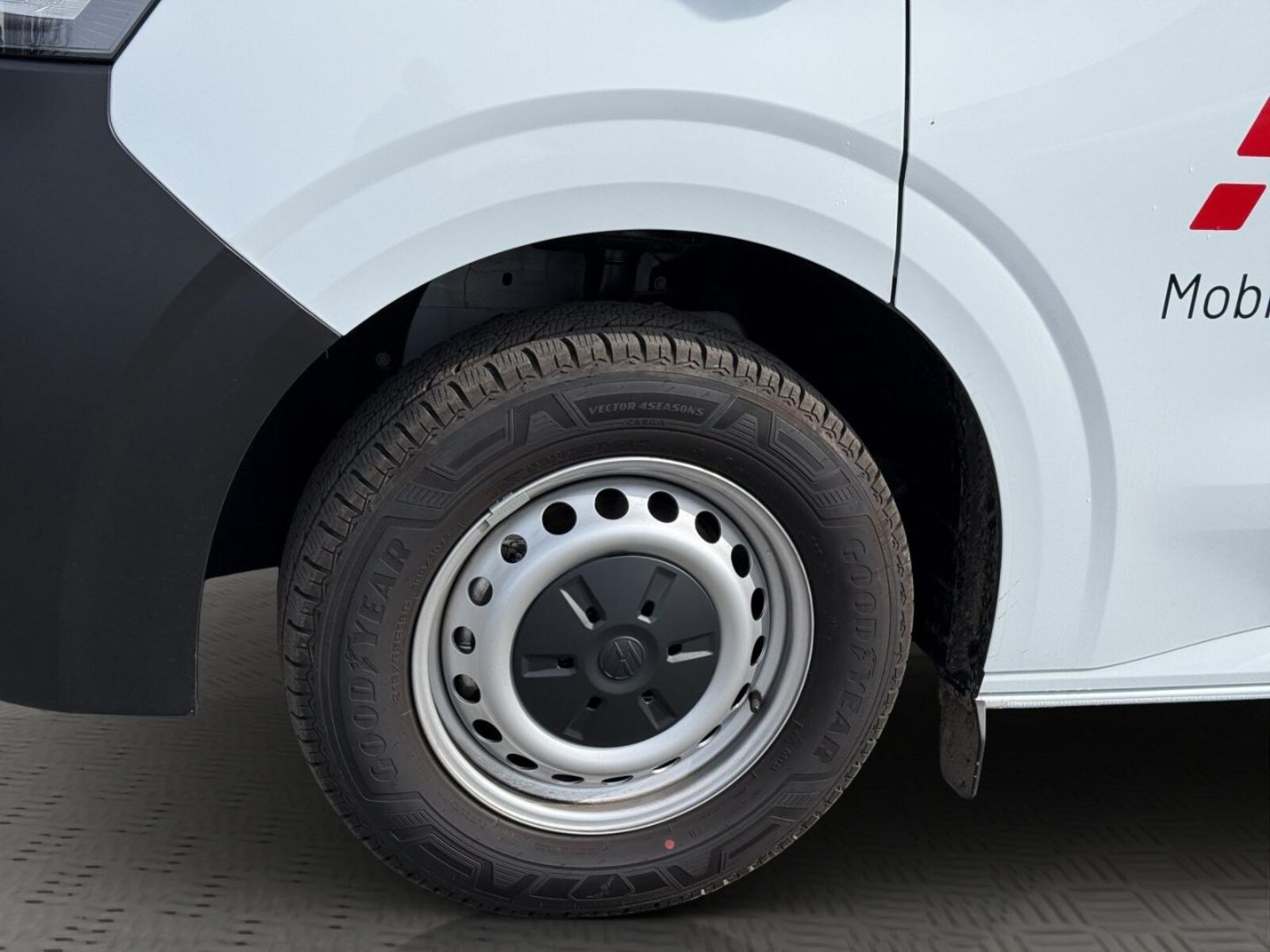 Volkswagen Transporter Kasten kurzer Radstand – Bild 8
