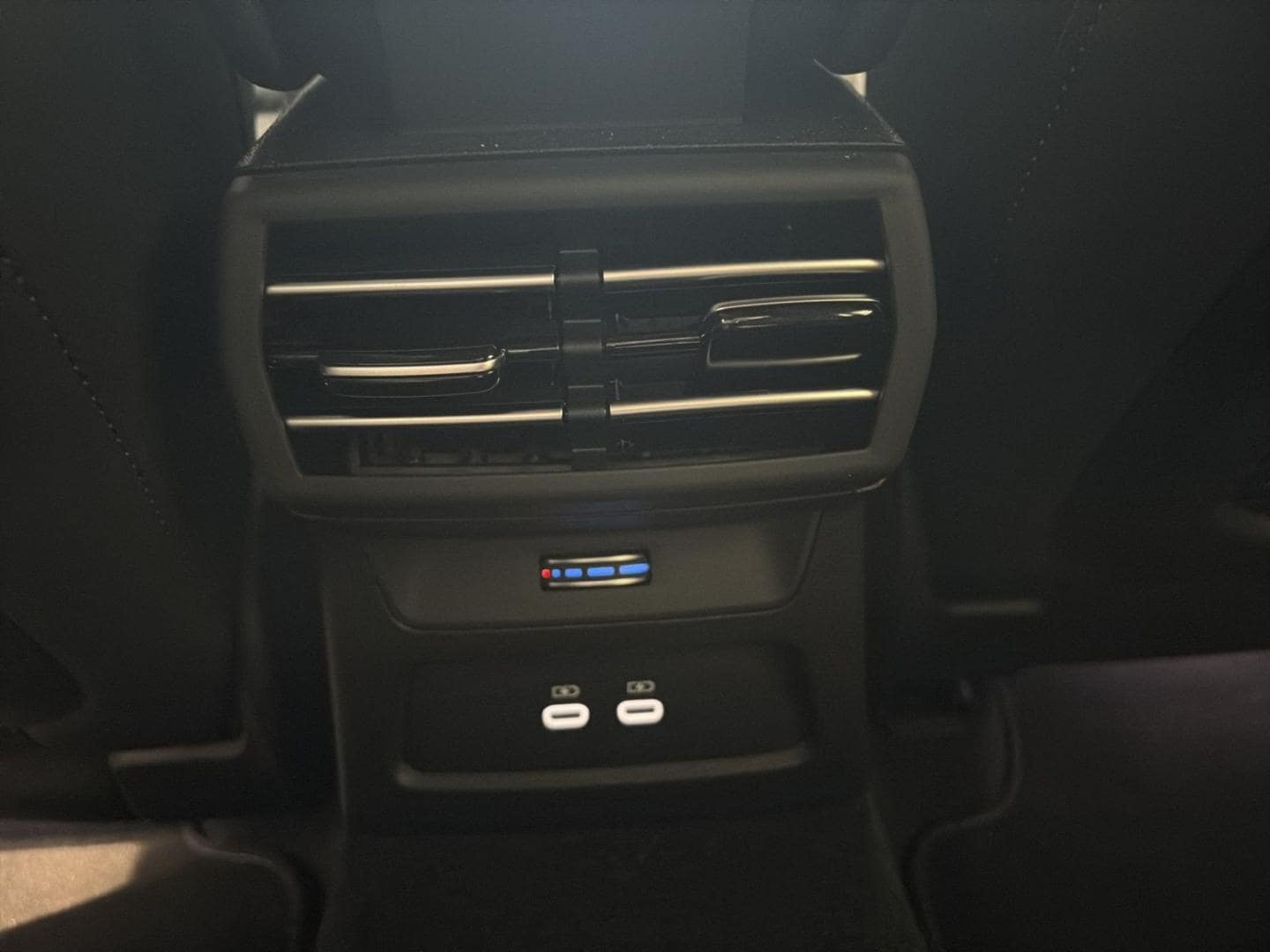 Bild über Audi A3 Sportback TFSI quattro S tronic - für weitere Informationen kontaktieren Sie den Audi Partner