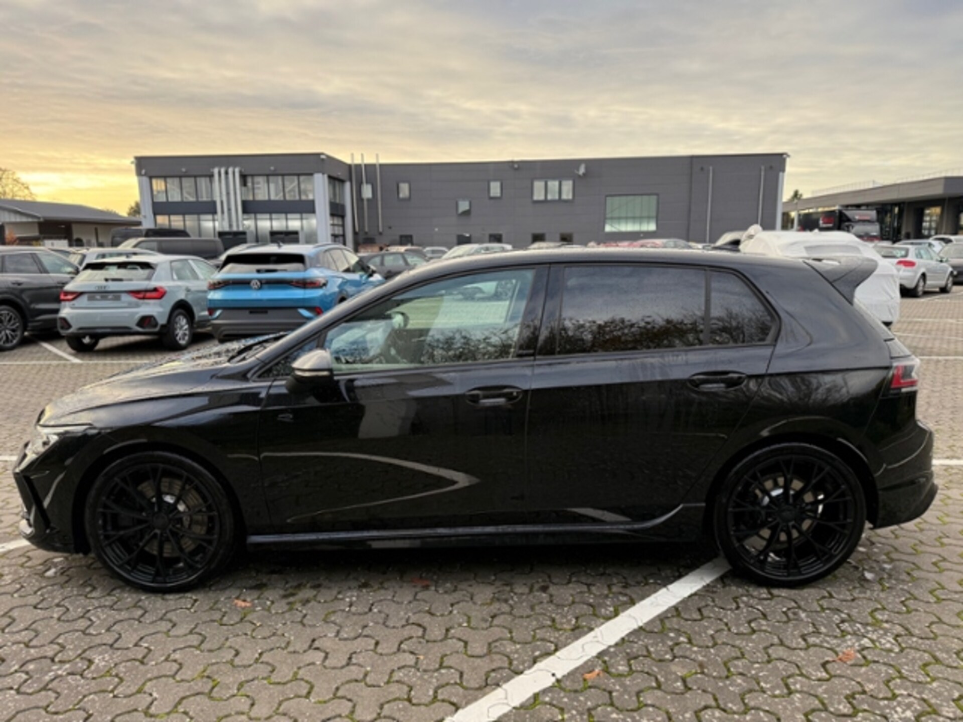 Volkswagen Golf R Black Edition
