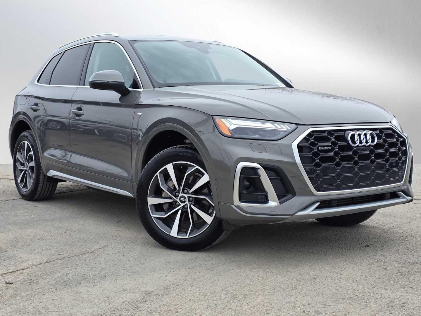 2025 Audi Q5 45 Prestige's photo