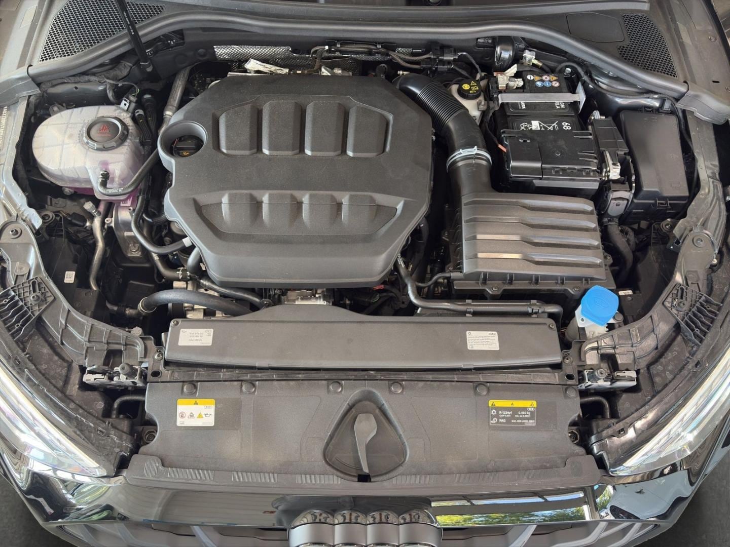 Bild über Audi A3 Sportback TFSI quattro S tronic - für weitere Informationen kontaktieren Sie den Audi Partner