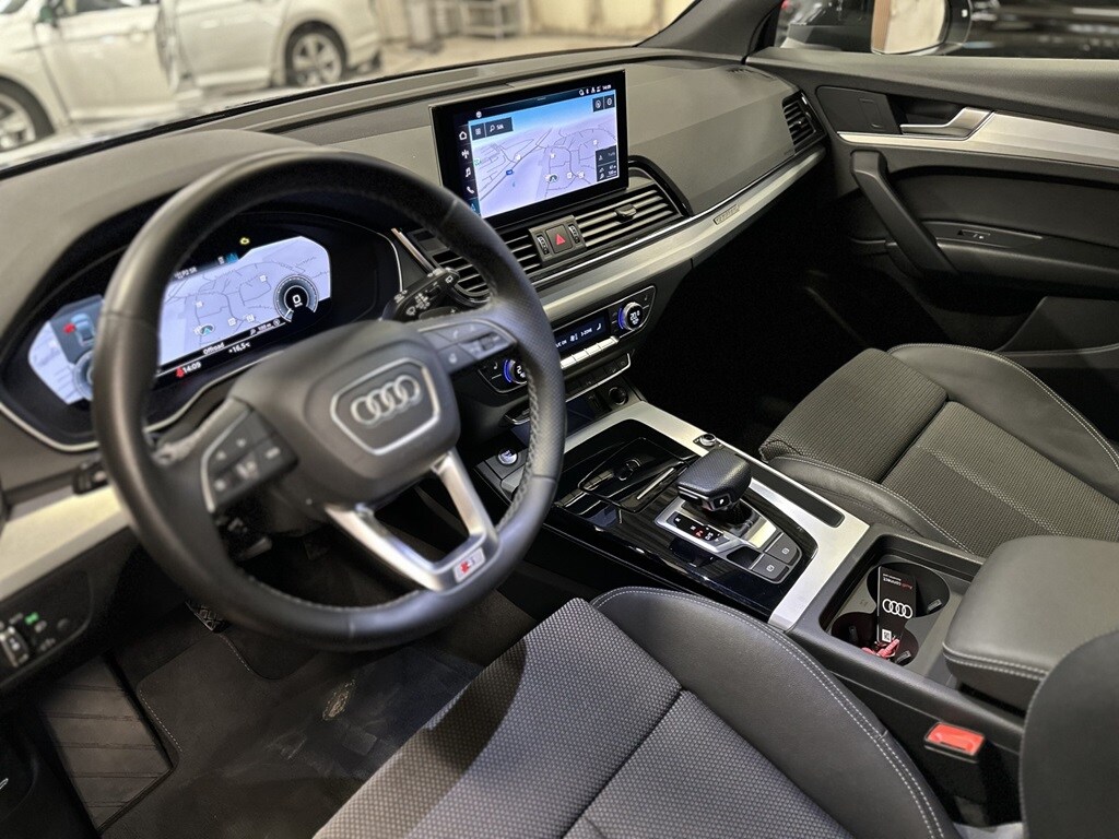 Bild som visar&nbsp;Audi Q5 Sportback TFSI e&nbsp;Q5 Sportback 55 TFSI e quattro S line 367 hk S tronic - för mer information kontakta din Audi Partner