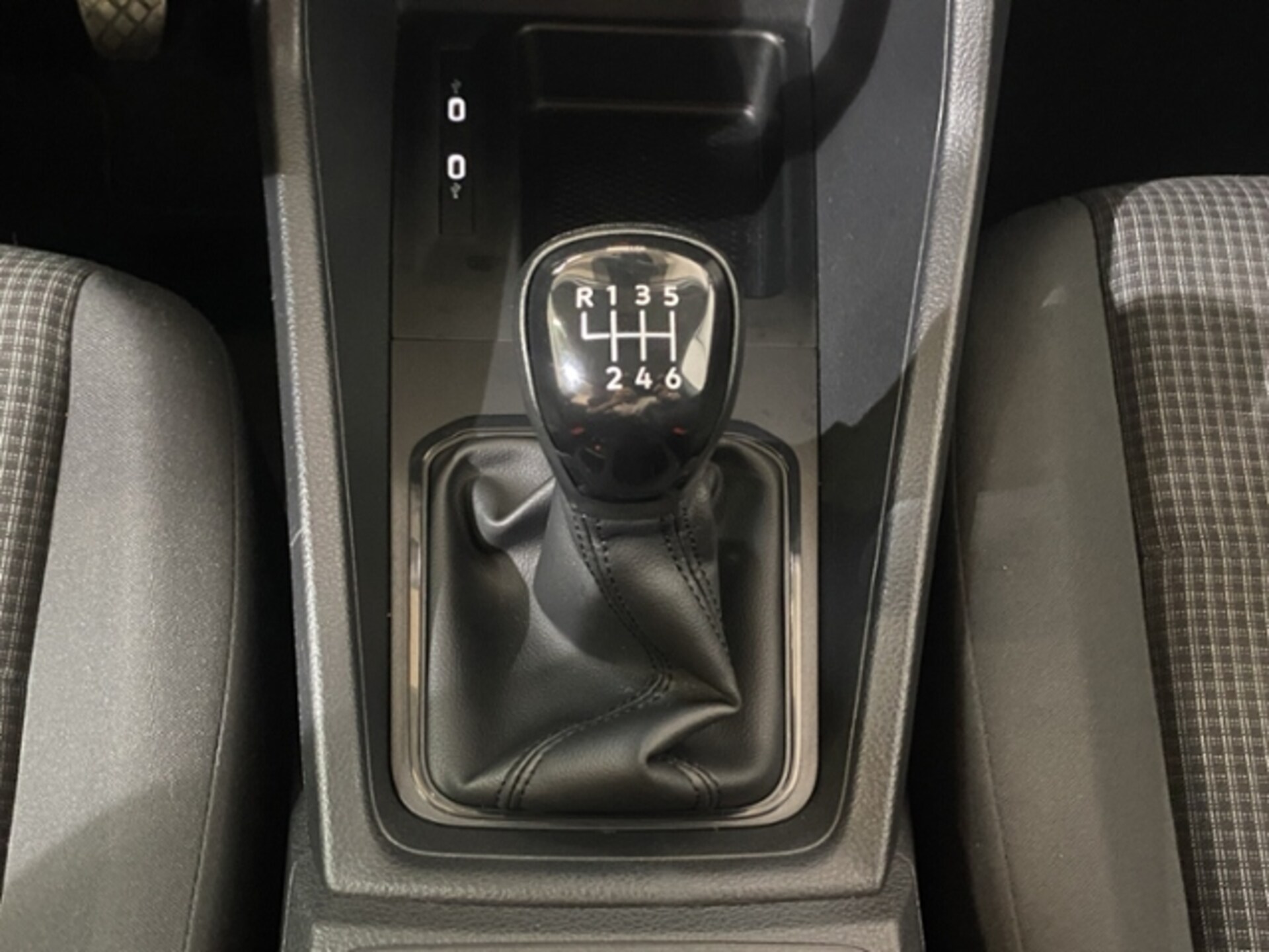Volkswagen Caddy Kombi Basis-Modell