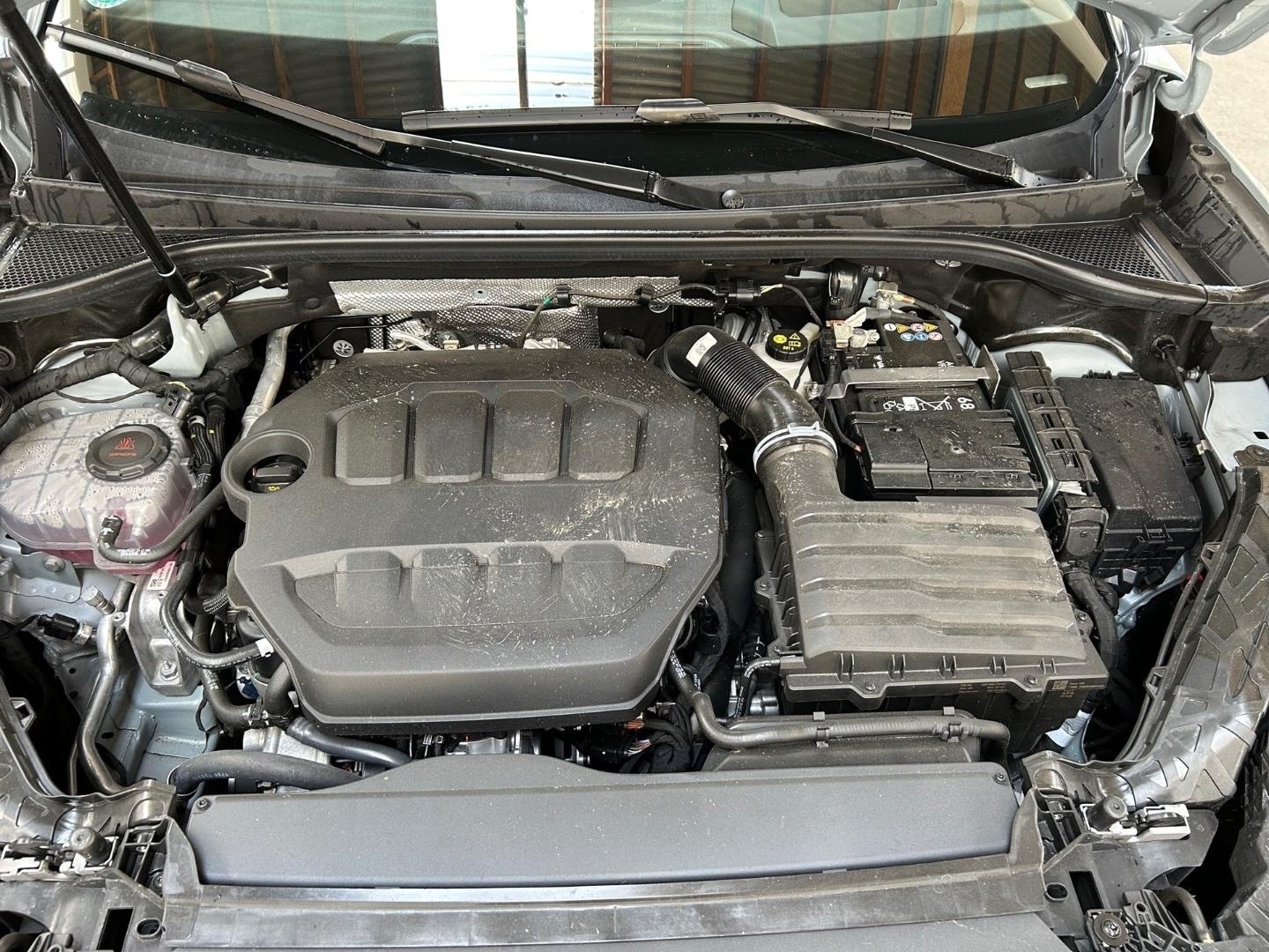 Bild über Audi Q3 SUV TFSI quattro 195 kW S tronic - für weitere Informationen kontaktieren Sie den Audi Partner