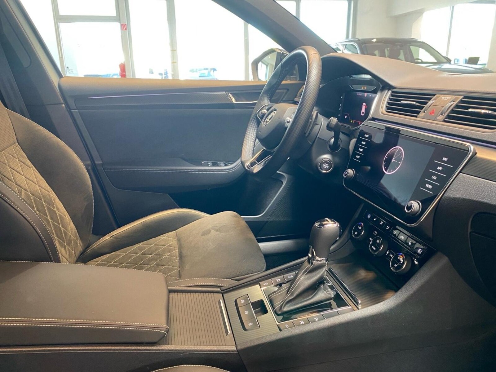 Škoda Superb Combi – Bild 10
