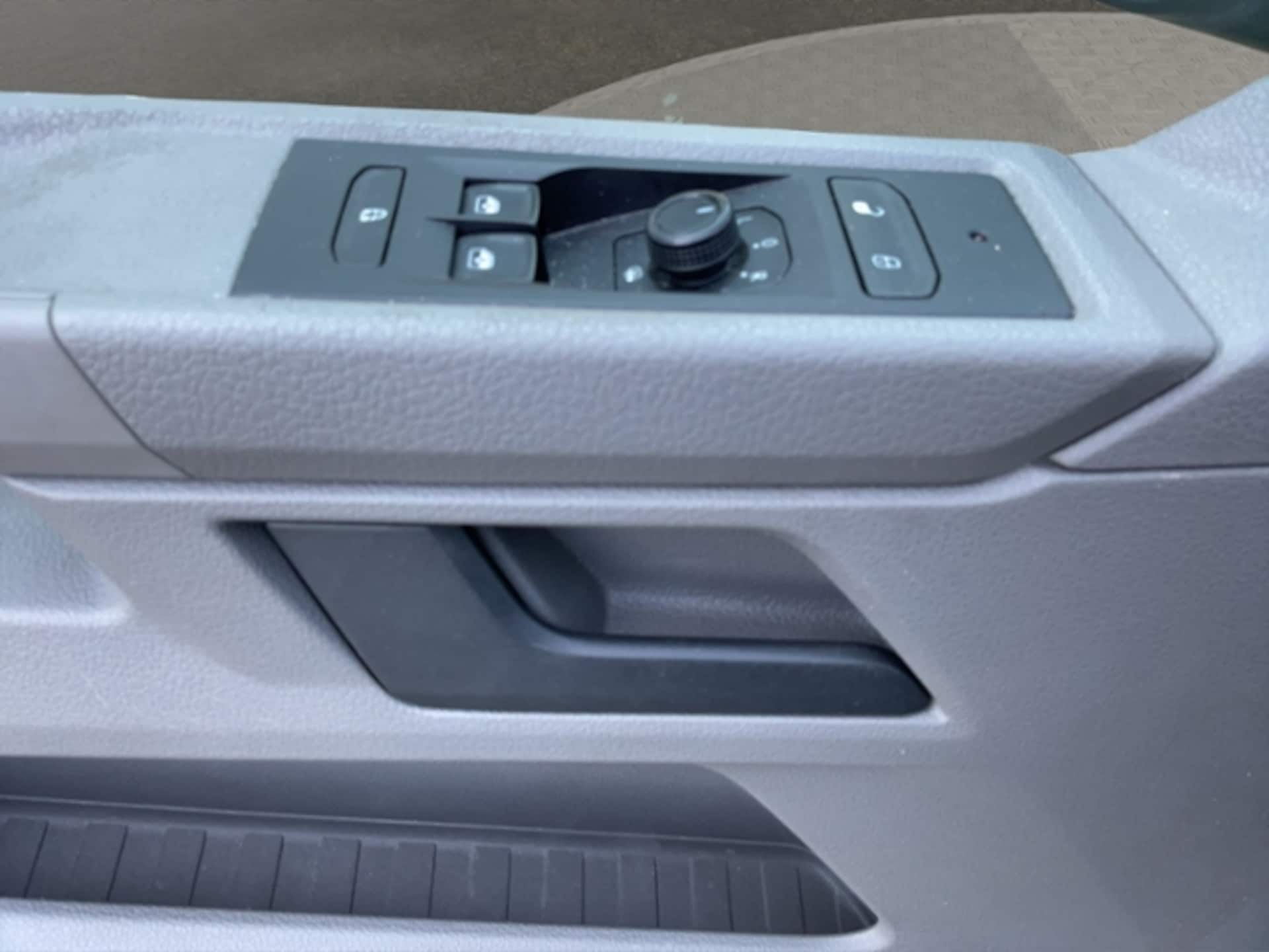 Volkswagen T6.1 Transporter Kombi kurzer Radstand