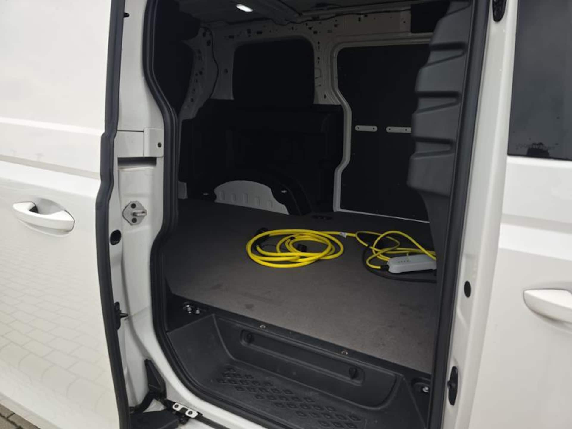 Volkswagen ID. Buzz Cargo Model bazowy