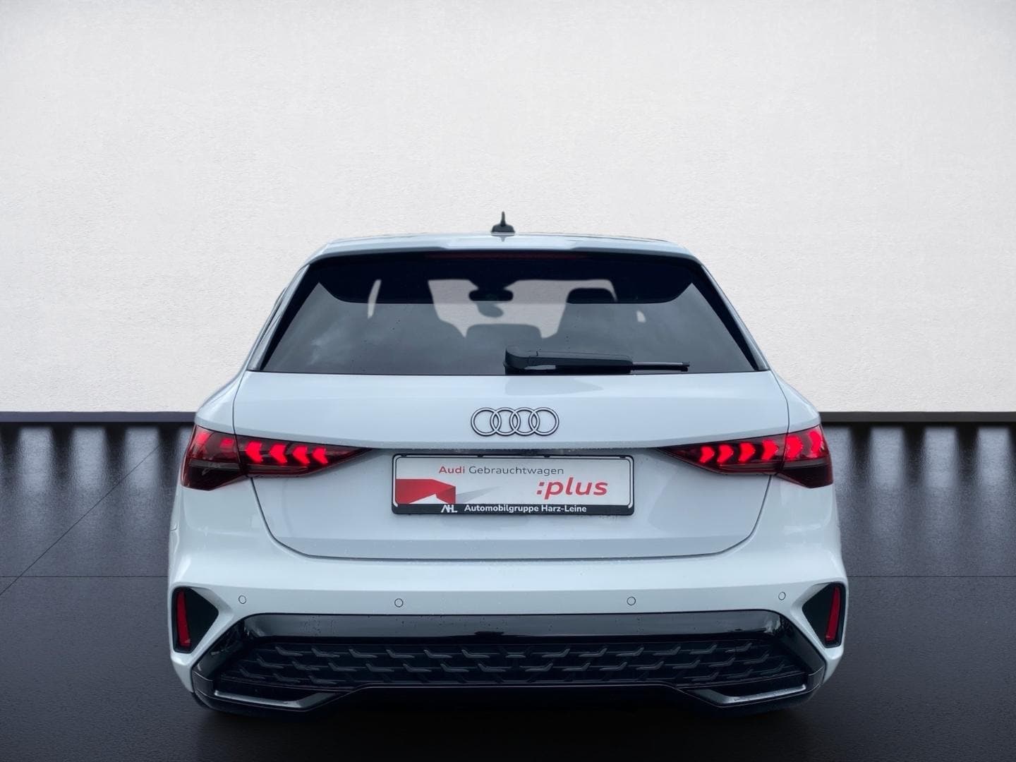 Bild über Audi A3 Sportback S line 30 TFSI S tronic - für weitere Informationen kontaktieren Sie den Audi Partner
