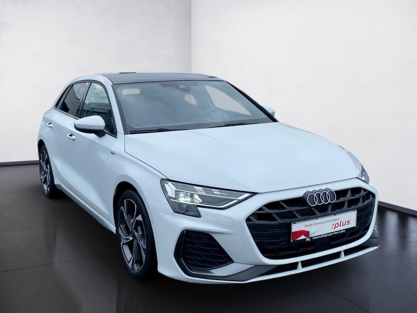 Bild über Audi A3 Sportback S line 30 TFSI S tronic - für weitere Informationen kontaktieren Sie den Audi Partner