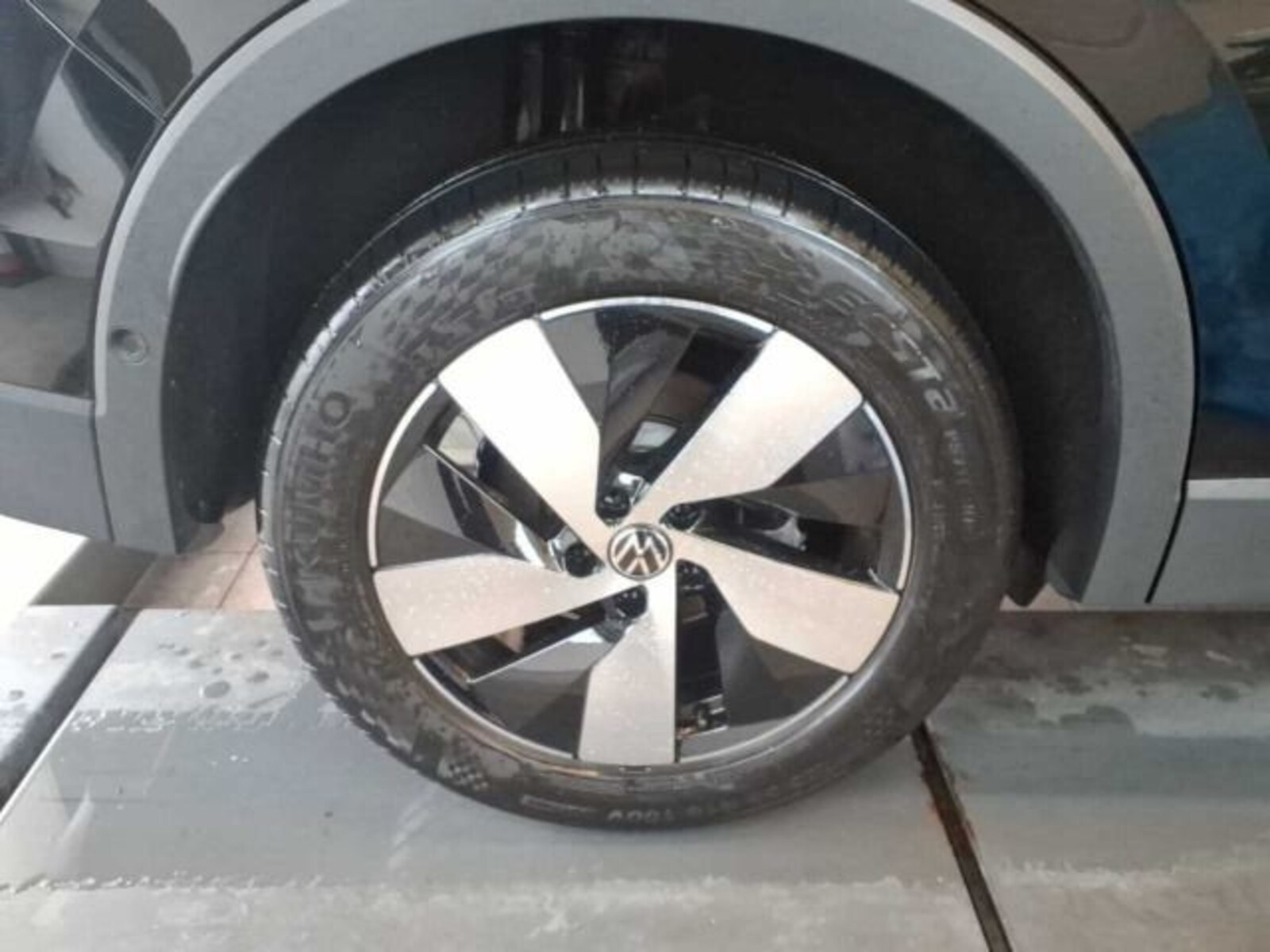 Volkswagen Tiguan – Bild 12