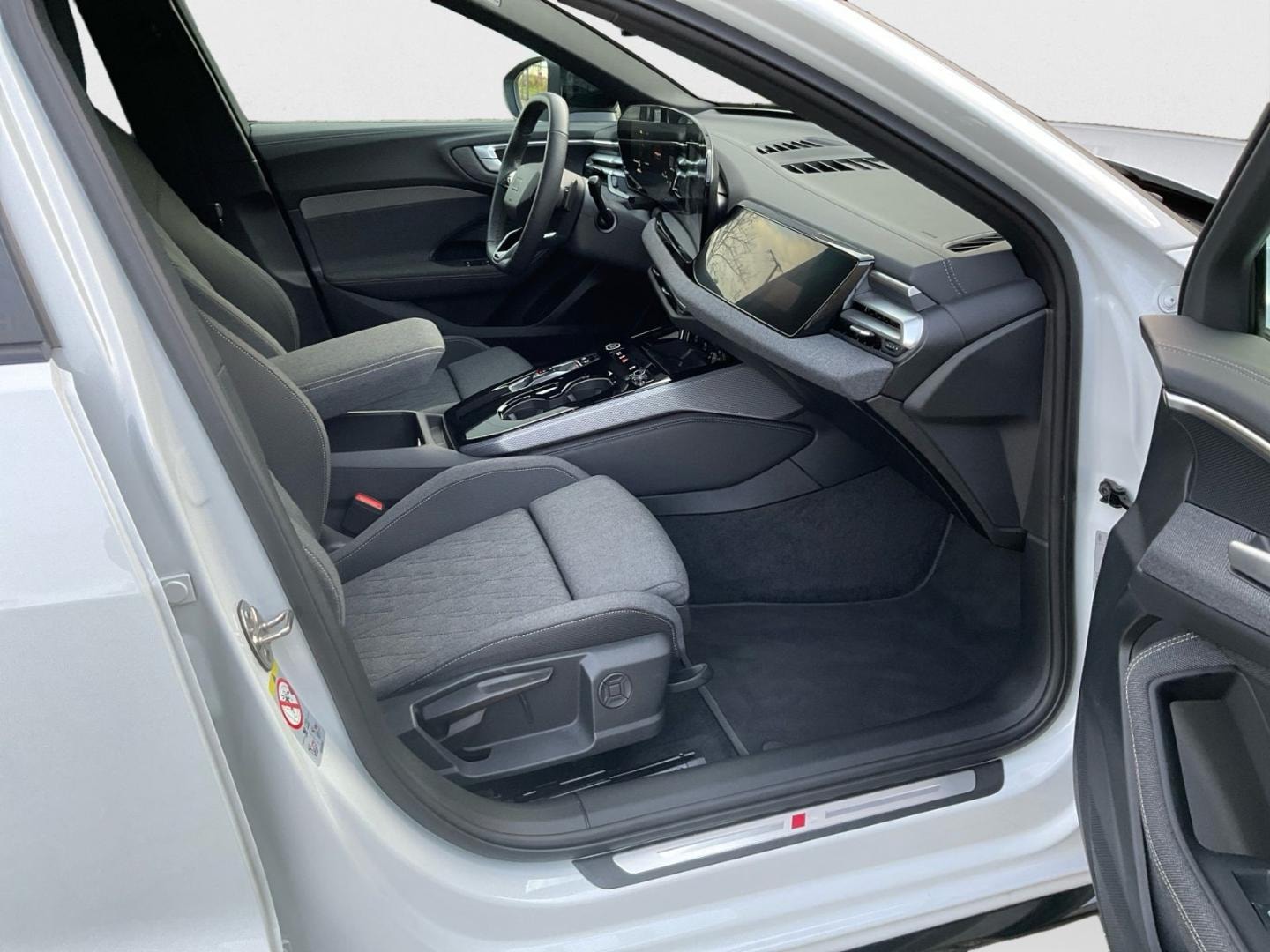 Bild über Audi A5 Avant TFSI 150 kW S tronic - für weitere Informationen kontaktieren Sie den Audi Partner