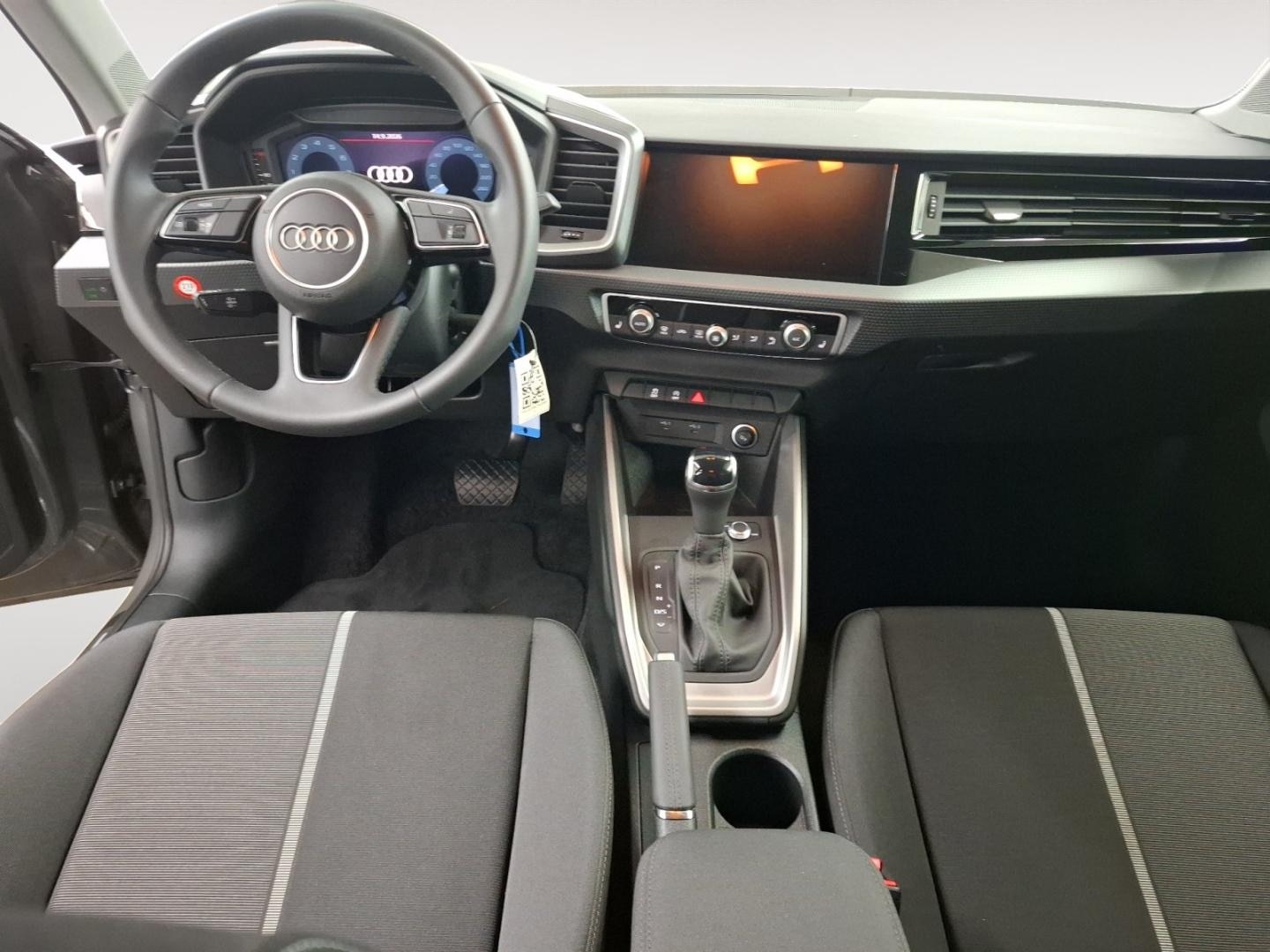Bild über Audi A1 Sportback S line 25 TFSI S tronic - für weitere Informationen kontaktieren Sie den Audi Partner