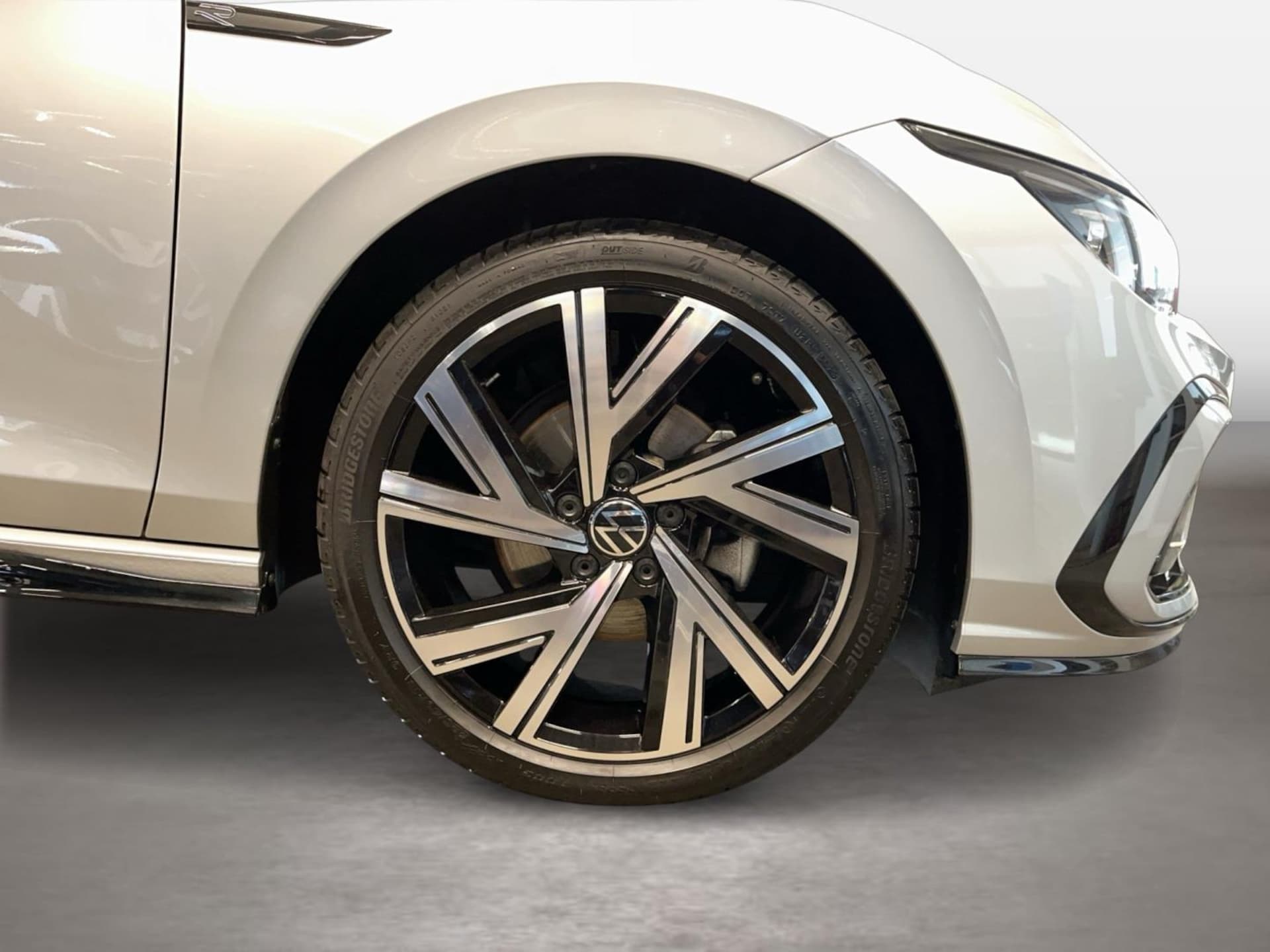 Volkswagen Golf R-Line