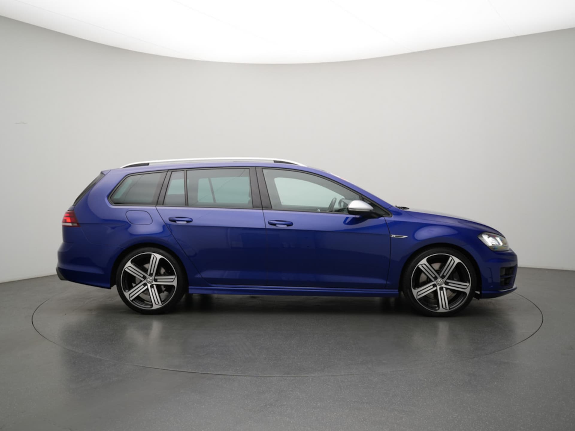 Volkswagen Golf Variant R