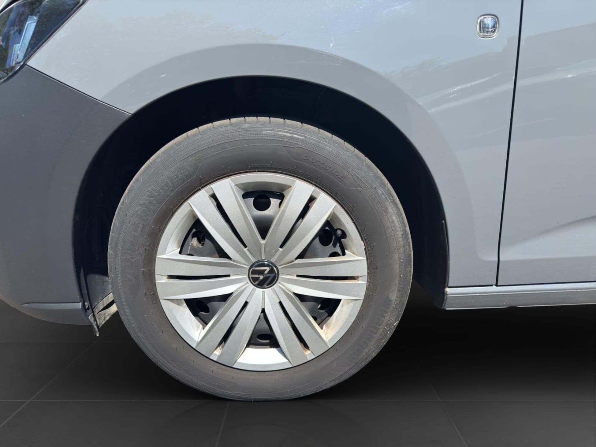 Volkswagen Caddy Maxi Basis-Modell