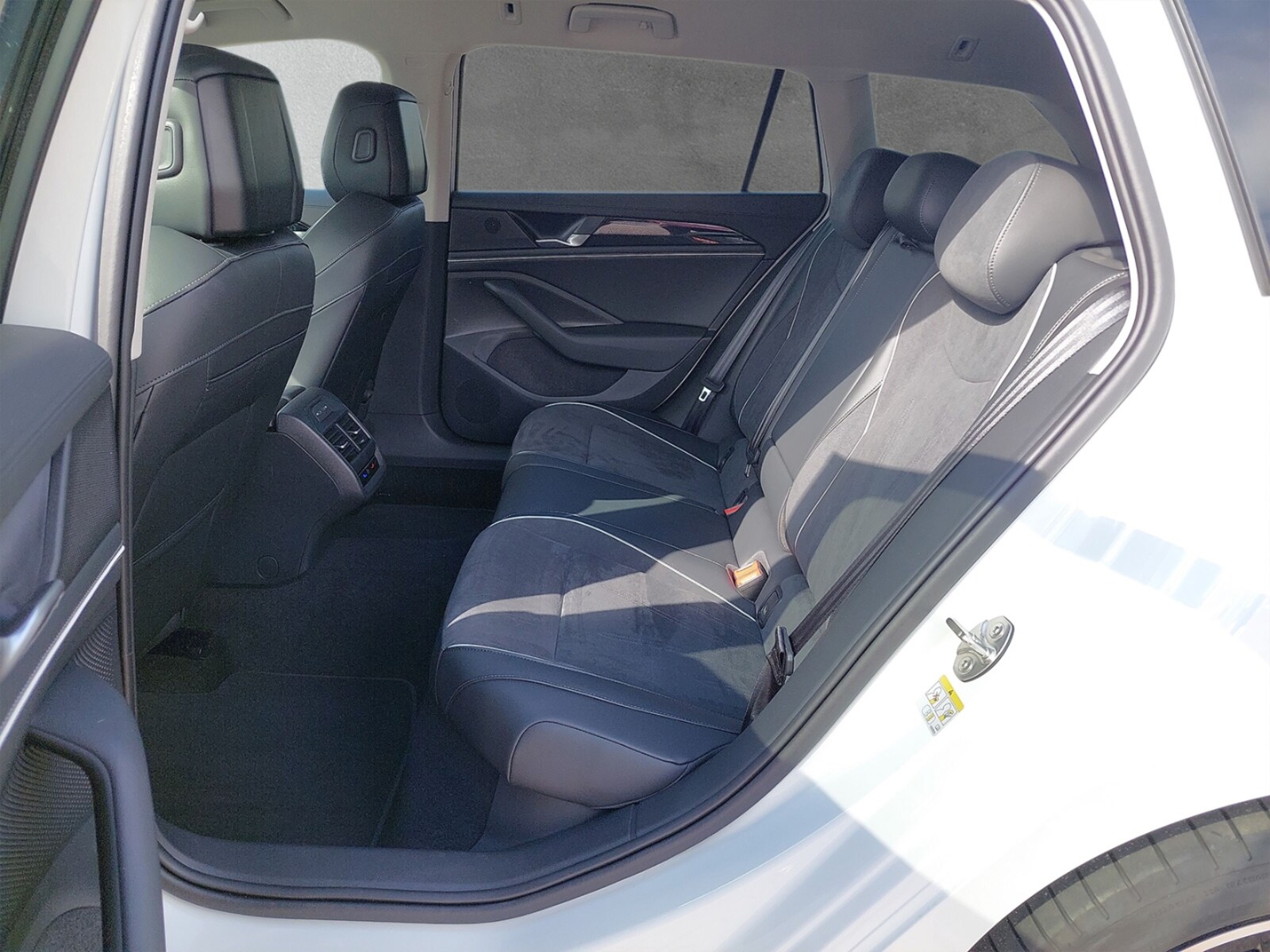 Volkswagen Passat – Bild 12