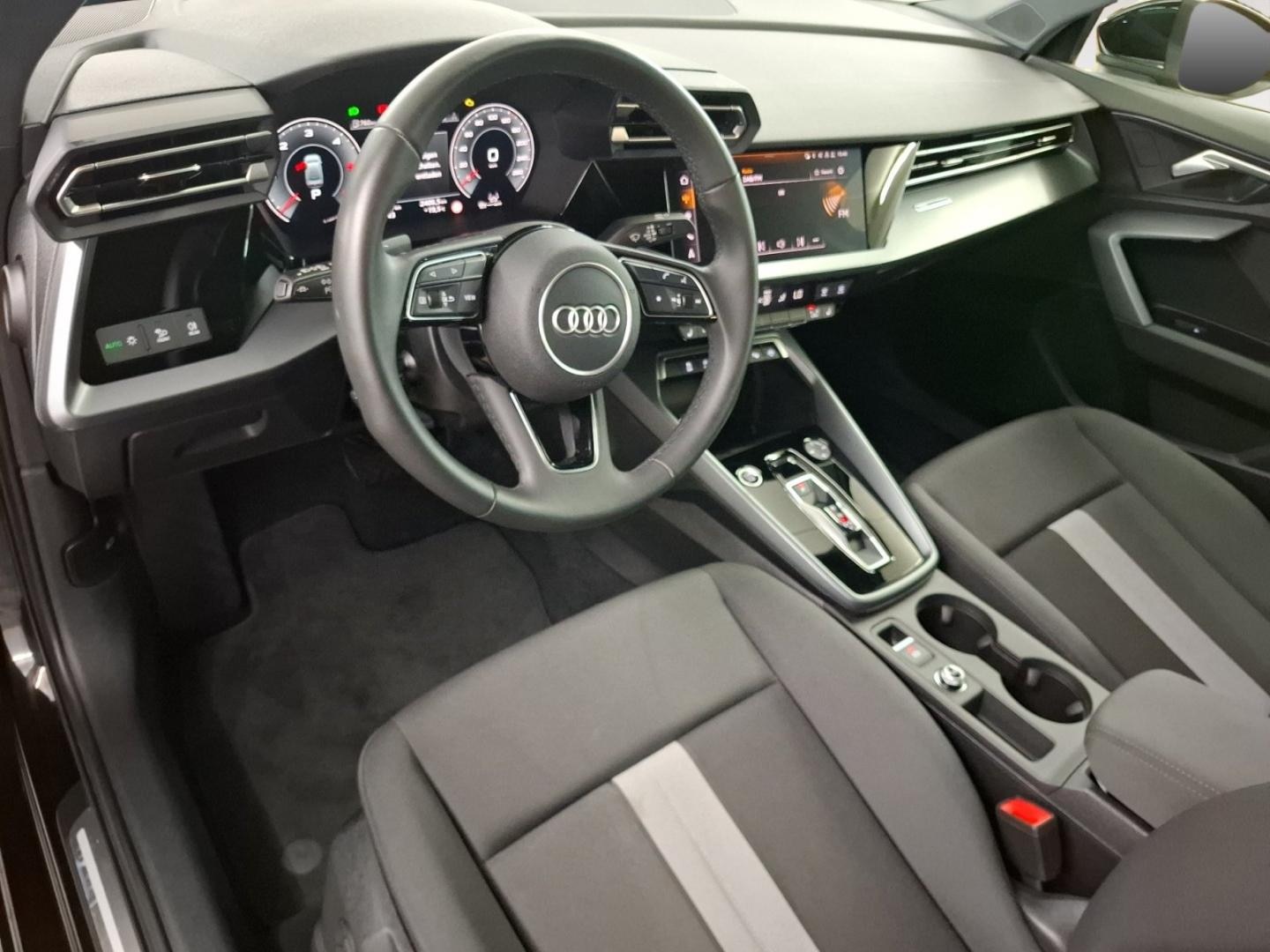 Bild über Audi A3 Limousine TDI S tronic - für weitere Informationen kontaktieren Sie den Audi Partner