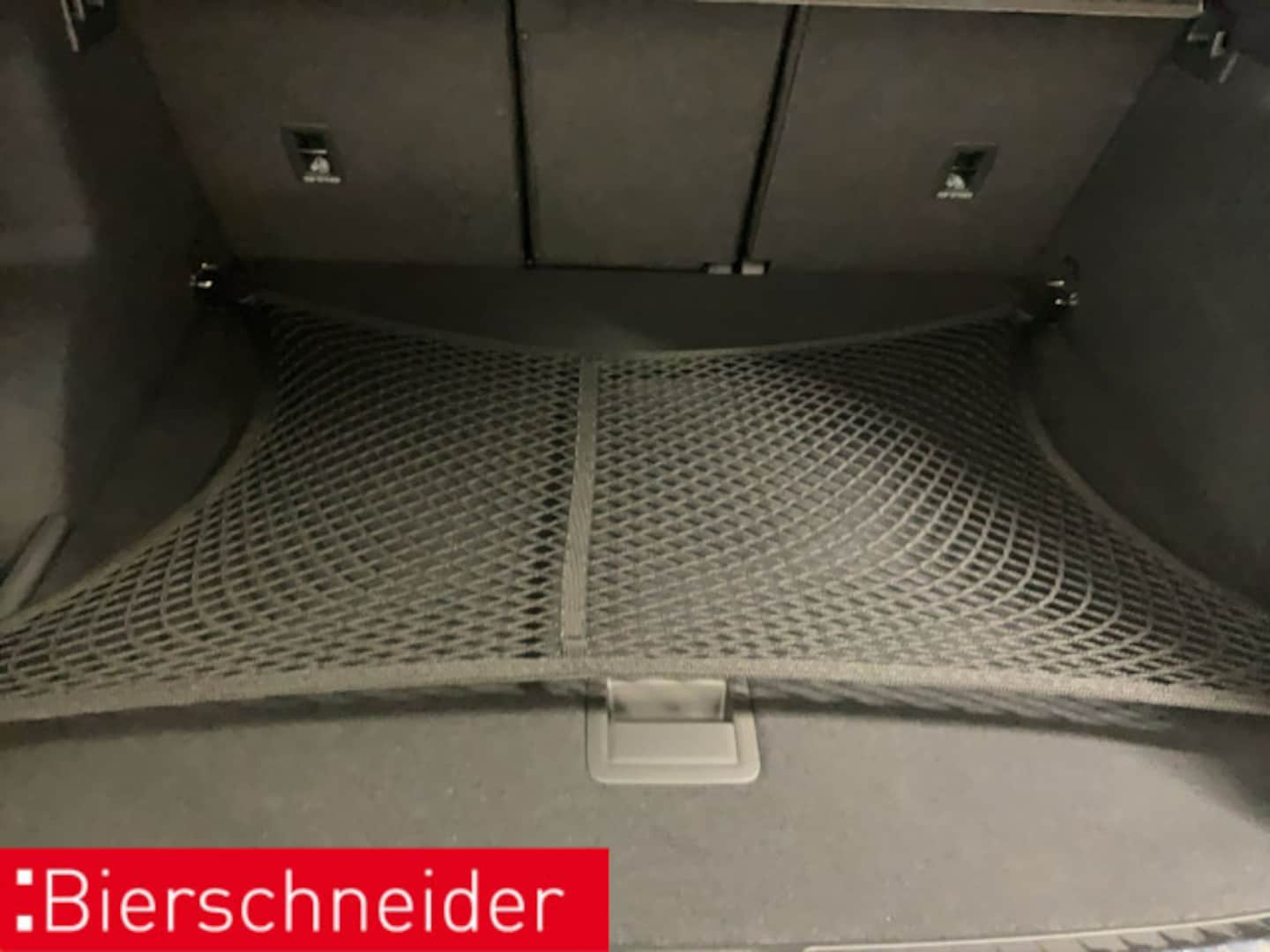 Bild über Audi Q3 SUV TFSI quattro 195 kW S tronic - für weitere Informationen kontaktieren Sie den Audi Partner