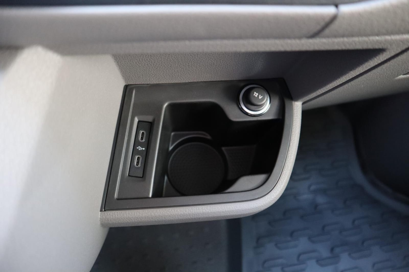 Volkswagen T6.1 Transporter Kasten kurzer Radstand – Bild 10