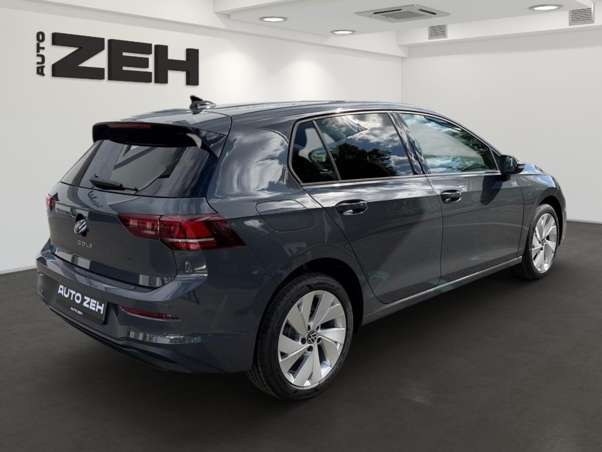 Volkswagen Golf Life