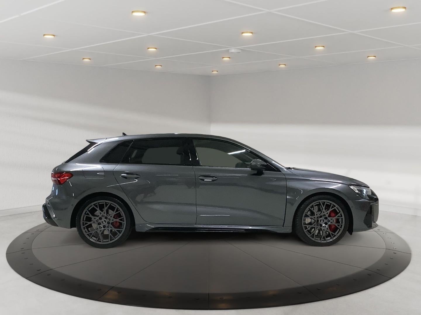 Bild über Audi RS 3 Sportback TFSI quattro S tronic - für weitere Informationen kontaktieren Sie den Audi Partner