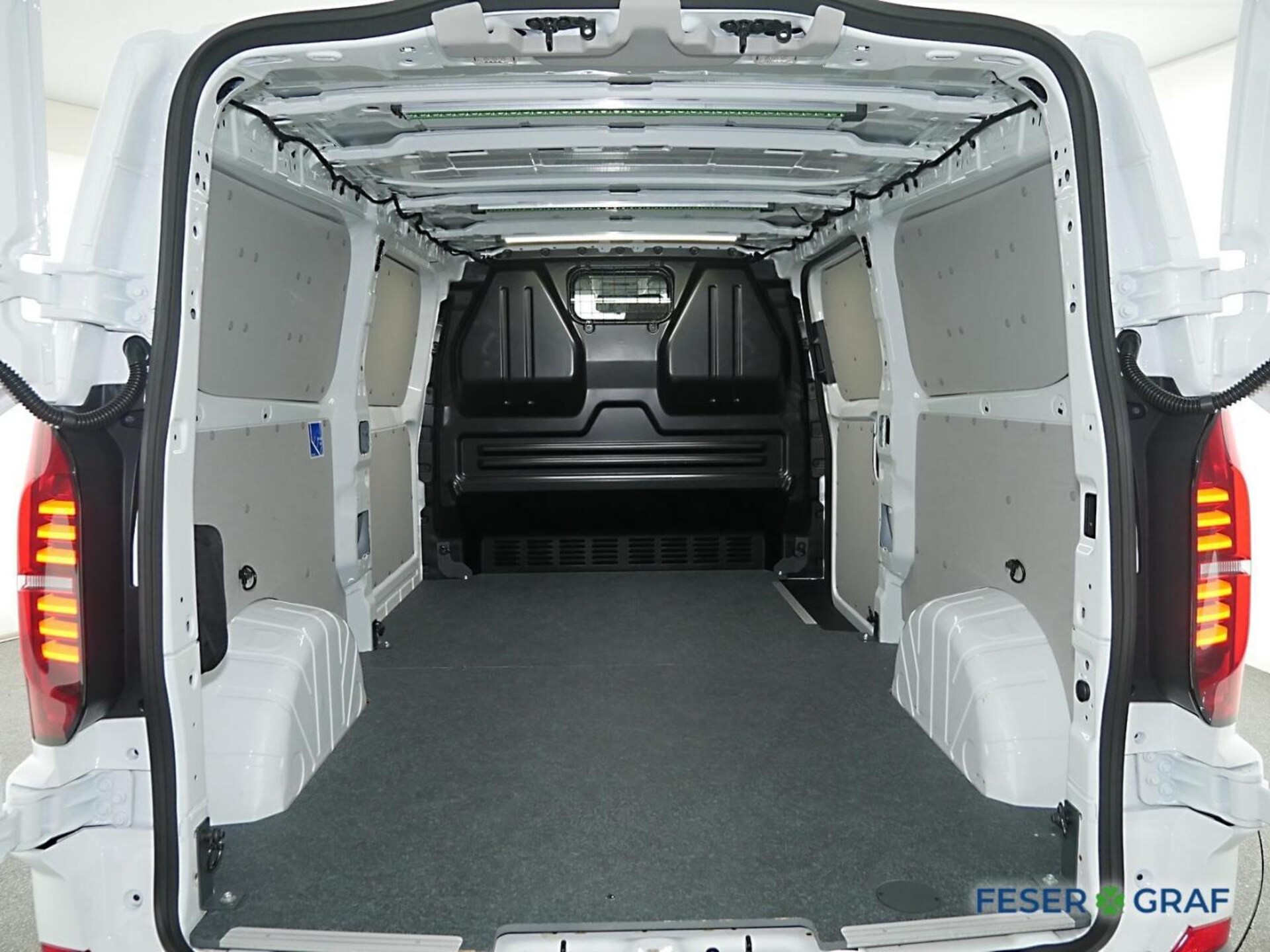 Volkswagen Transporter Kasten langer Radstand