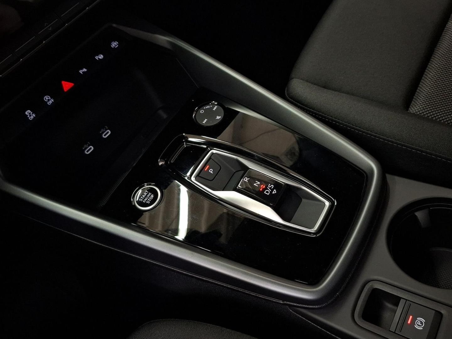 Bild über Audi A3 Limousine advanced 35 TFSI S tronic - für weitere Informationen kontaktieren Sie den Audi Partner