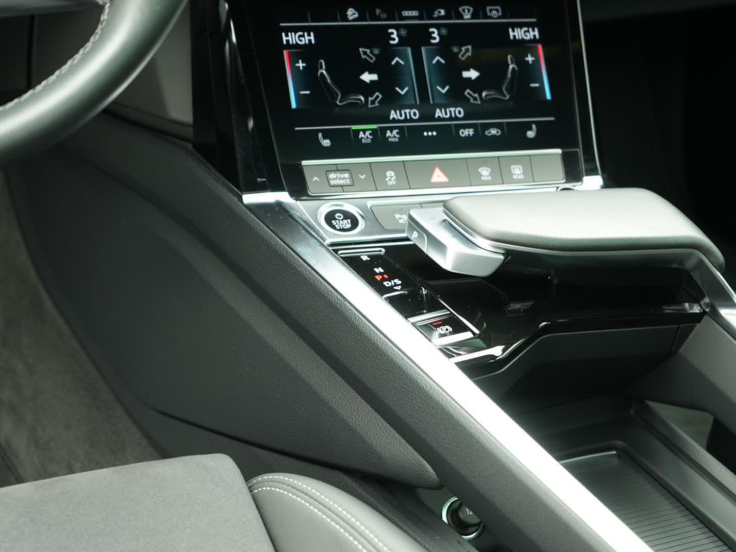Bild über Audi Q8 e-tron S line 50 e-tron quattro - für weitere Informationen kontaktieren Sie den Audi Partner