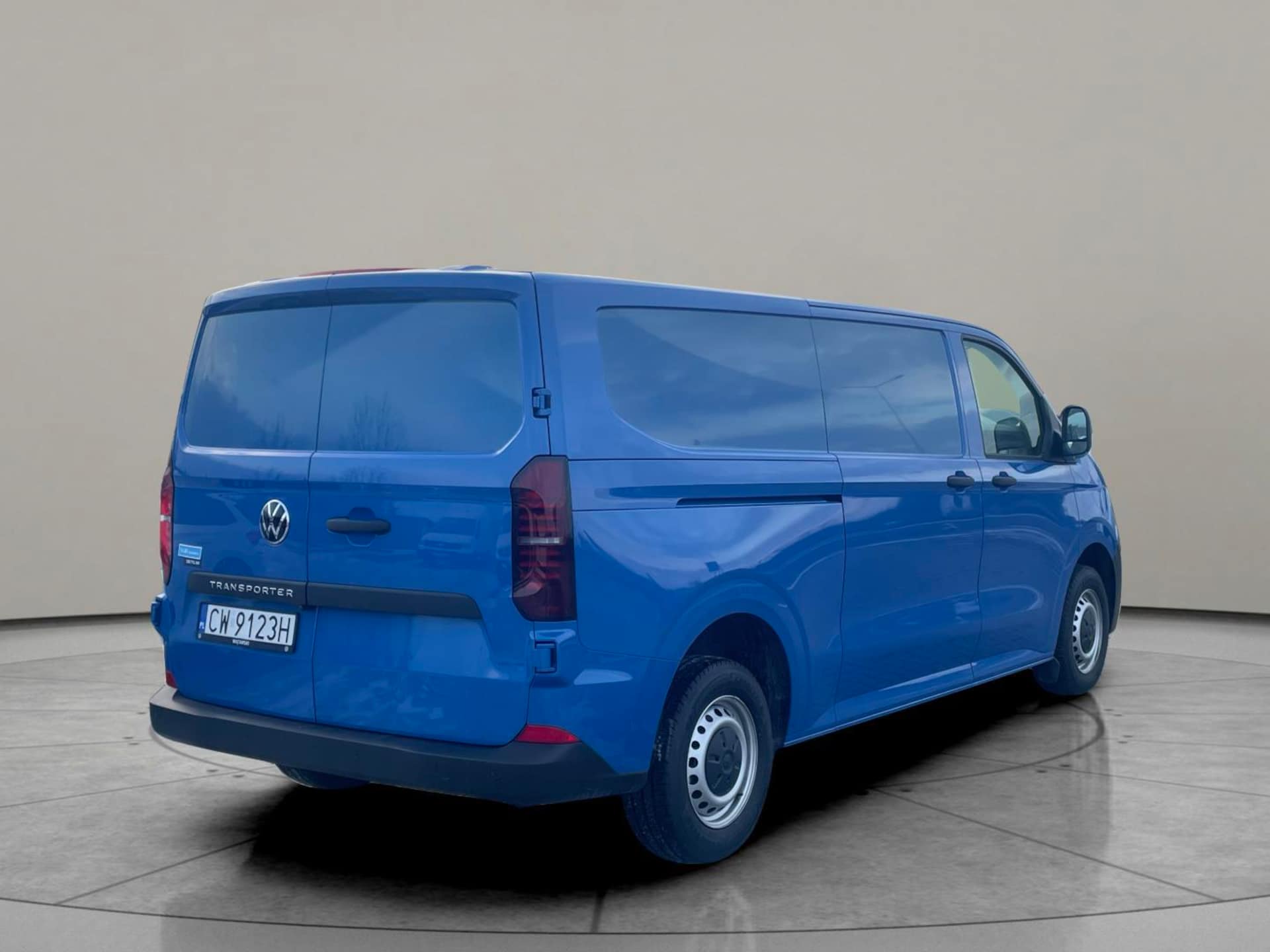 Volkswagen Transporter Furgon długi rozstaw osi