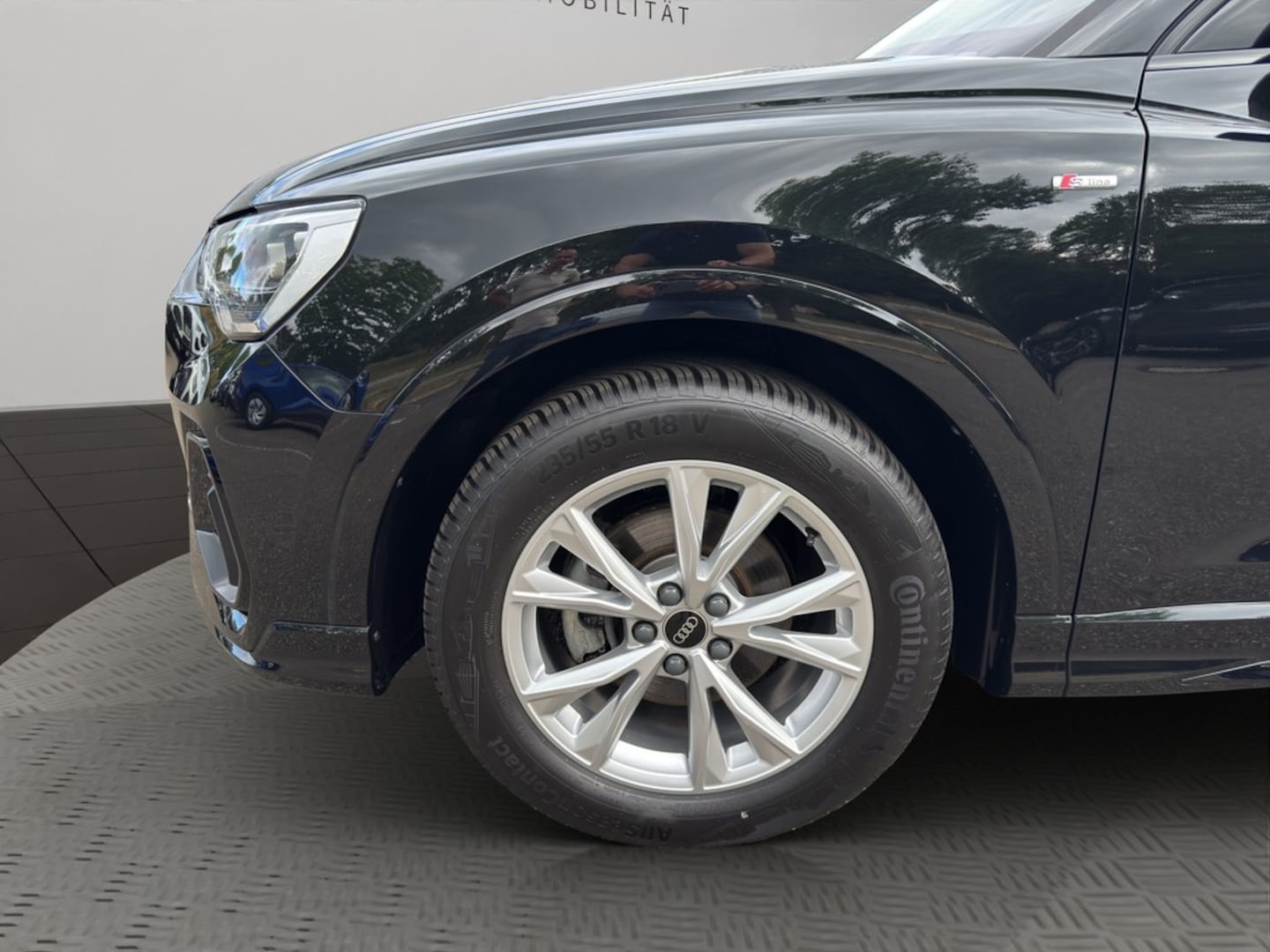 Bild über Audi Q3 S line 35 TFSI S tronic - für weitere Informationen kontaktieren Sie den Audi Partner