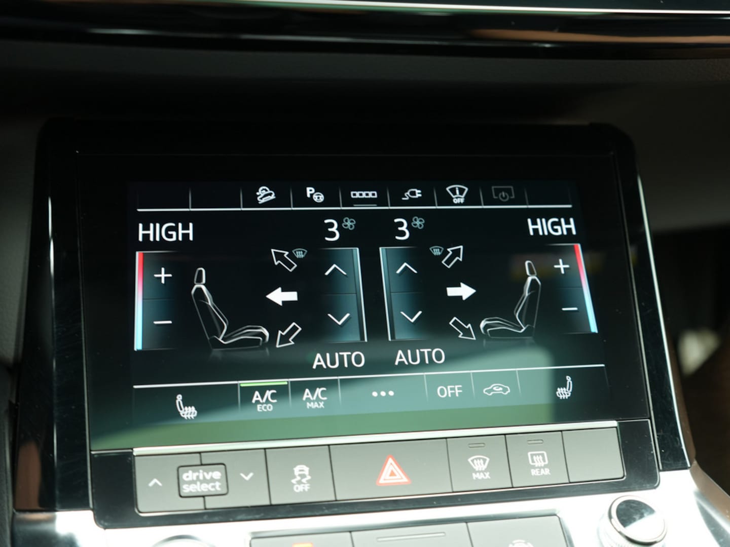 Bild über Audi Q8 e-tron S line 50 e-tron quattro - für weitere Informationen kontaktieren Sie den Audi Partner