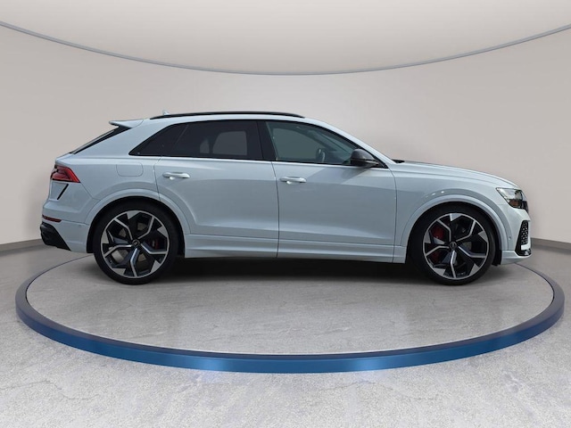 2023 Audi RS Q8