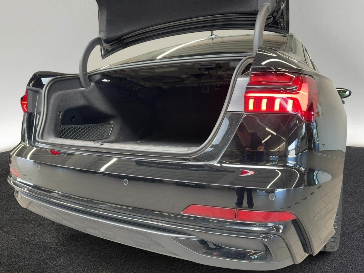 Bild über Audi A6 Limousine S line 45 TFSI quattro S tronic - für weitere Informationen kontaktieren Sie den Audi Partner