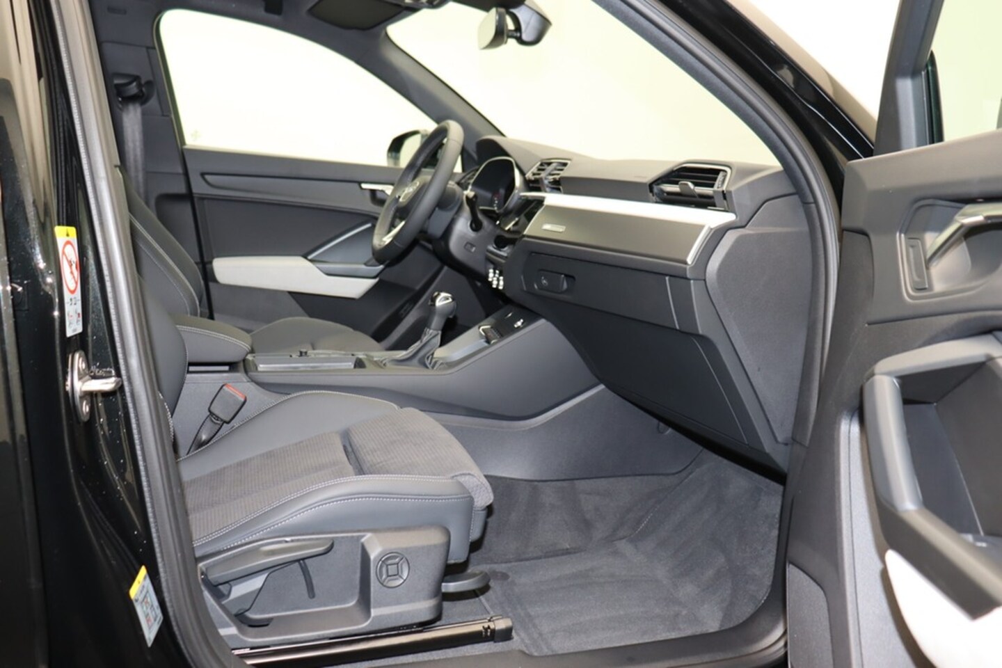 Bild über Audi Q3 advanced 35 TFSI S tronic - für weitere Informationen kontaktieren Sie den Audi Partner