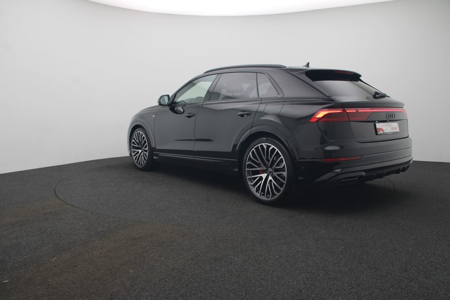 Bild über Audi Q8 SUV TFSI e S line business TFSI e quattro 290 kW tiptronic - für weitere Informationen kontaktieren Sie den Audi Partner