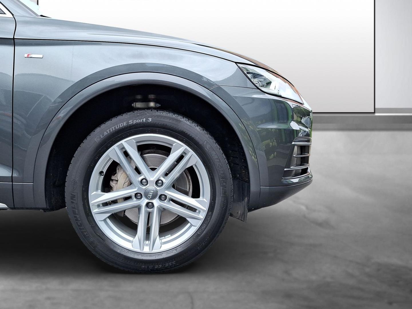 Image about Audi Q5 Sport 2.0 TFSI quattro 185 kW (252 PS) S tronic