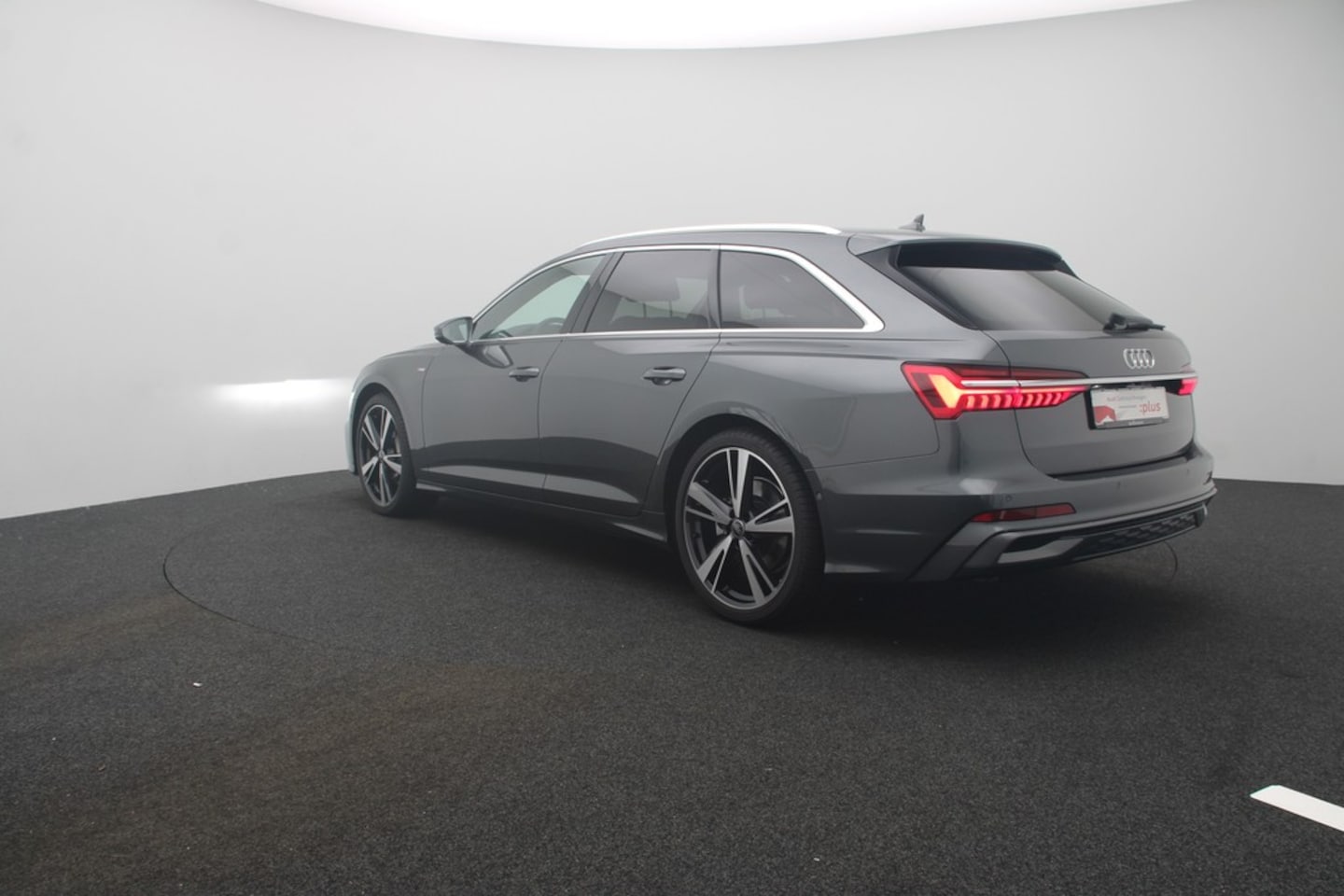 Bild über Audi A6 Avant S line 45 TFSI S tronic - für weitere Informationen kontaktieren Sie den Audi Partner