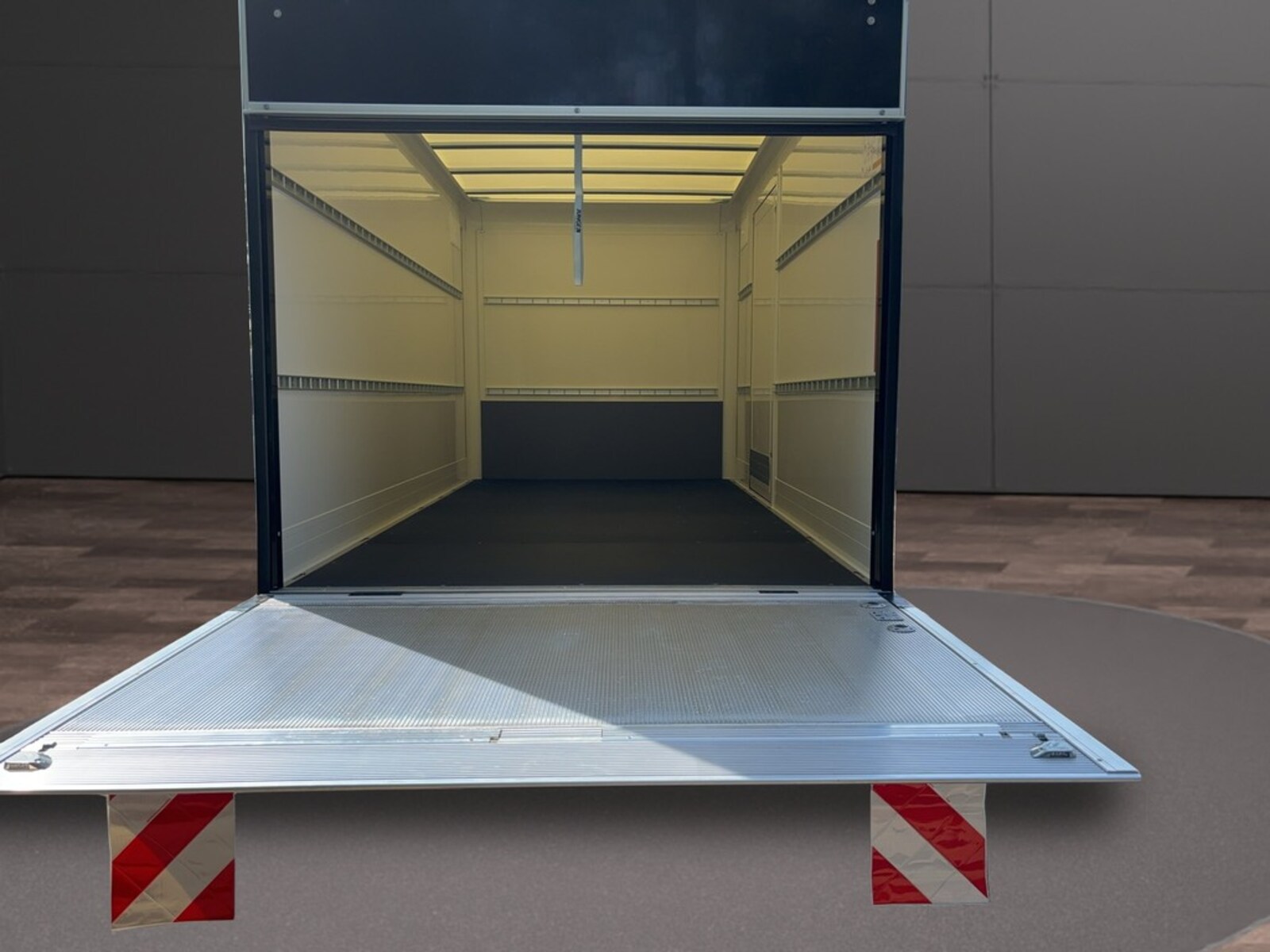 Volkswagen Crafter Einzelkabine langer Radstand – Bild 16