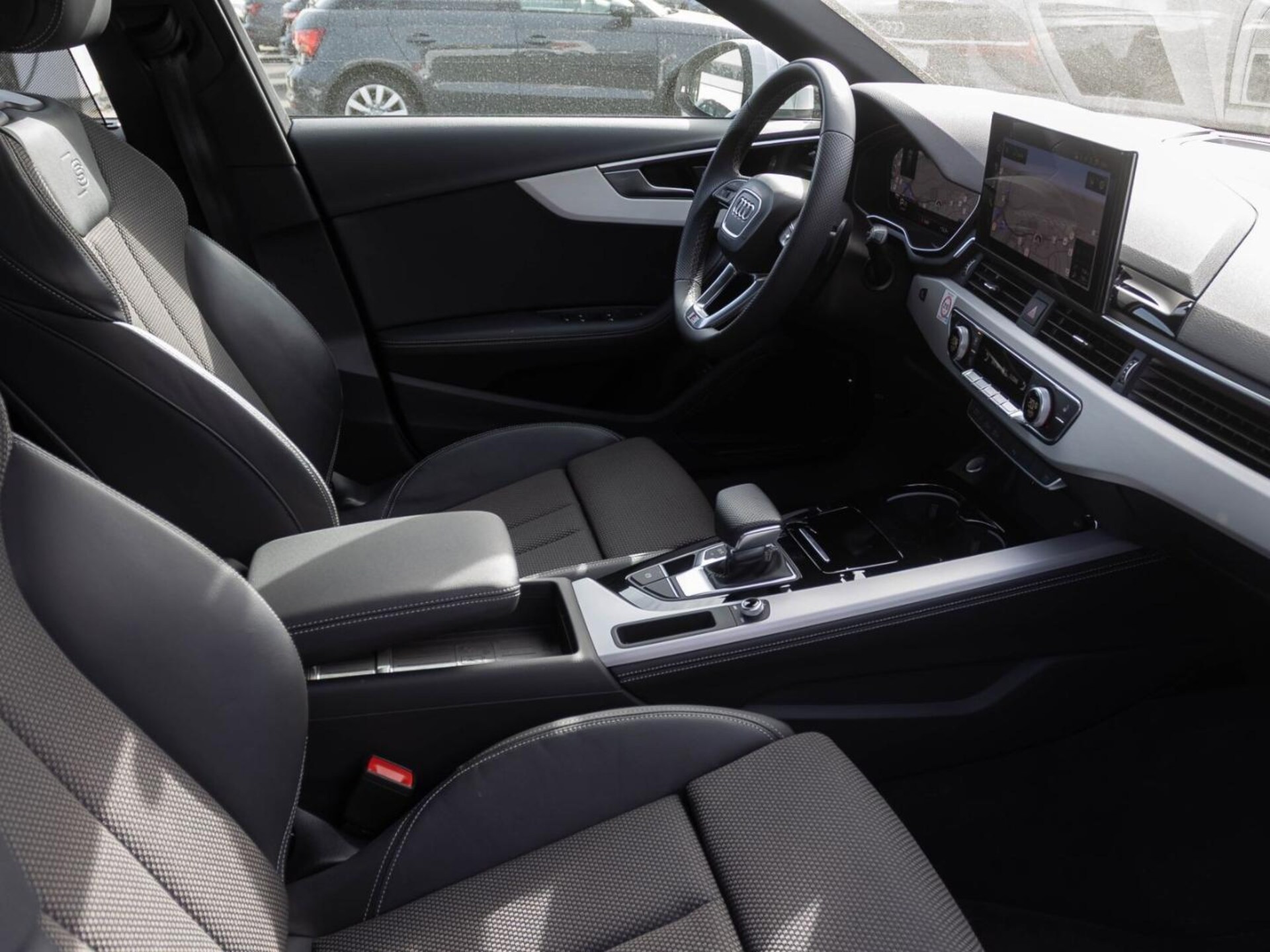 Audi A4 Avant S line